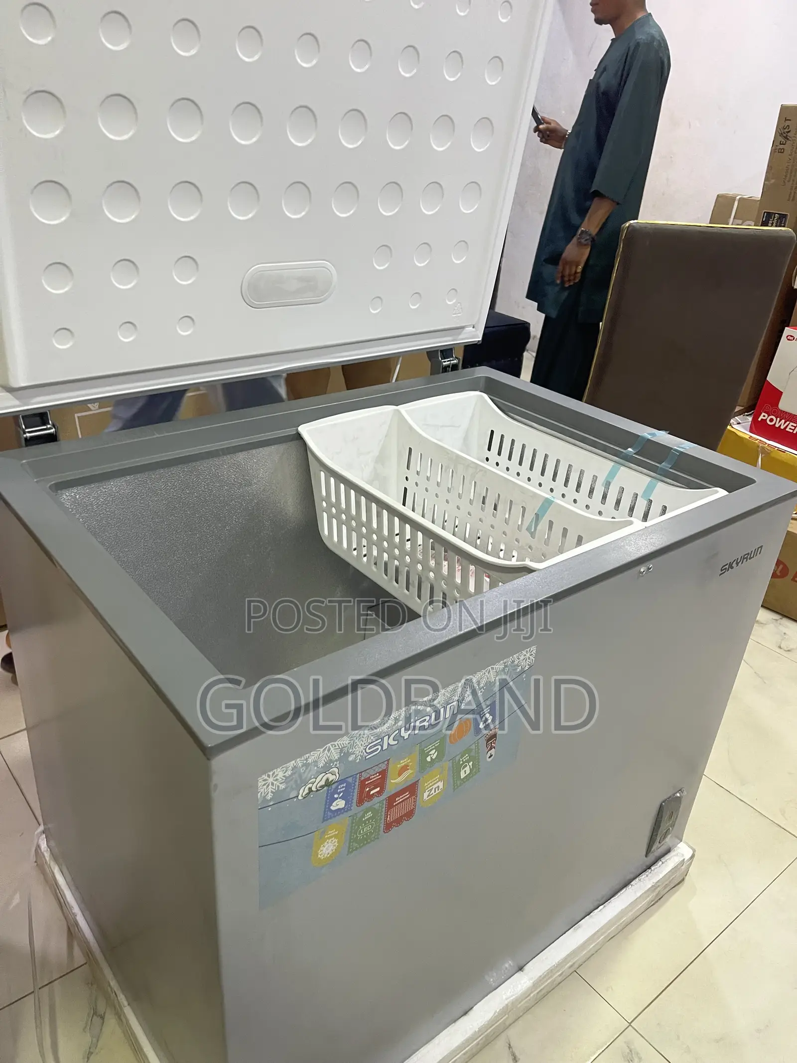 Skyrun 260L Deep Freezer for Home and Commercial Use