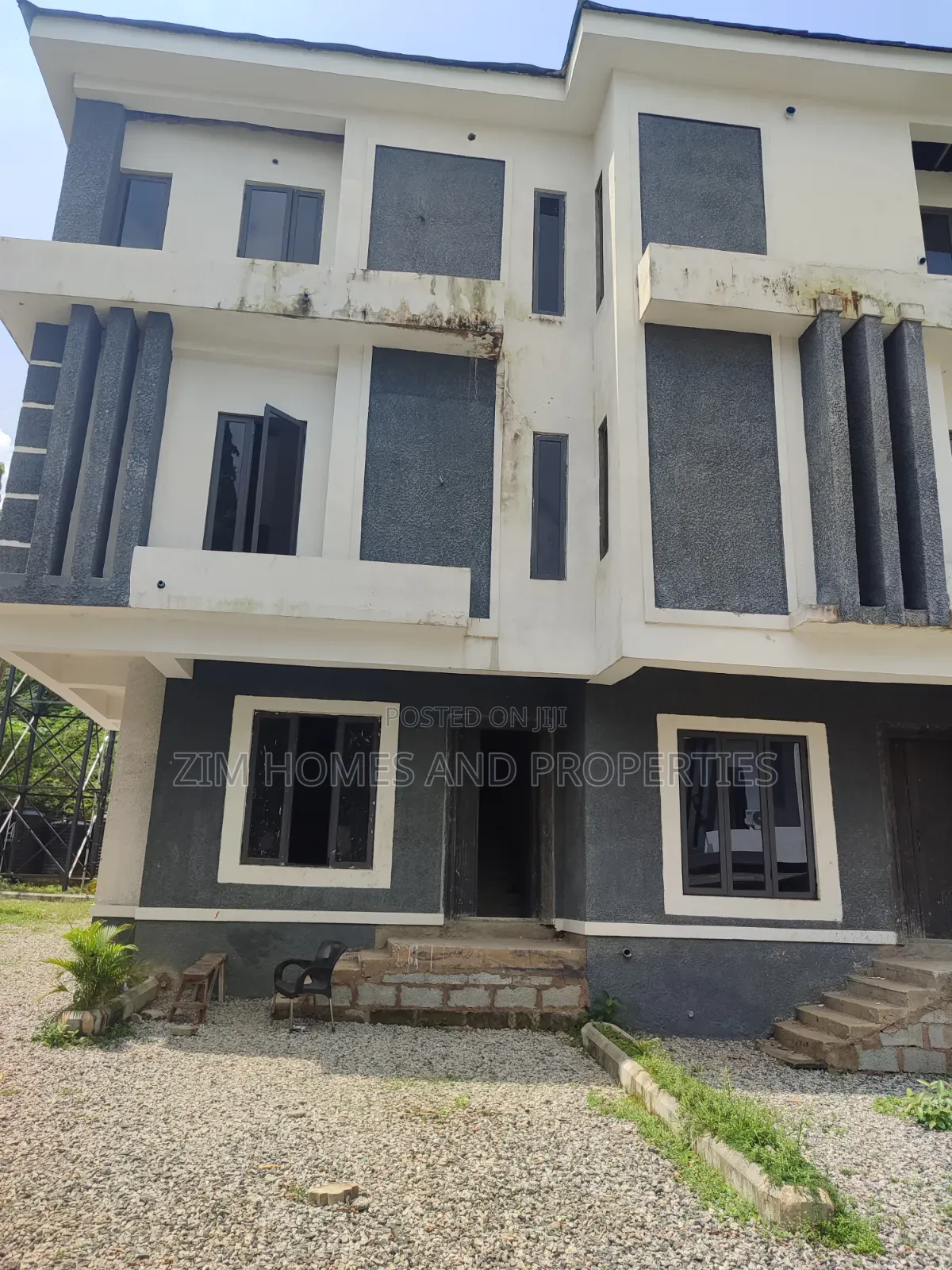 4bdrm Duplex in Zim Homes And, Zone 5 / Wuse for sale