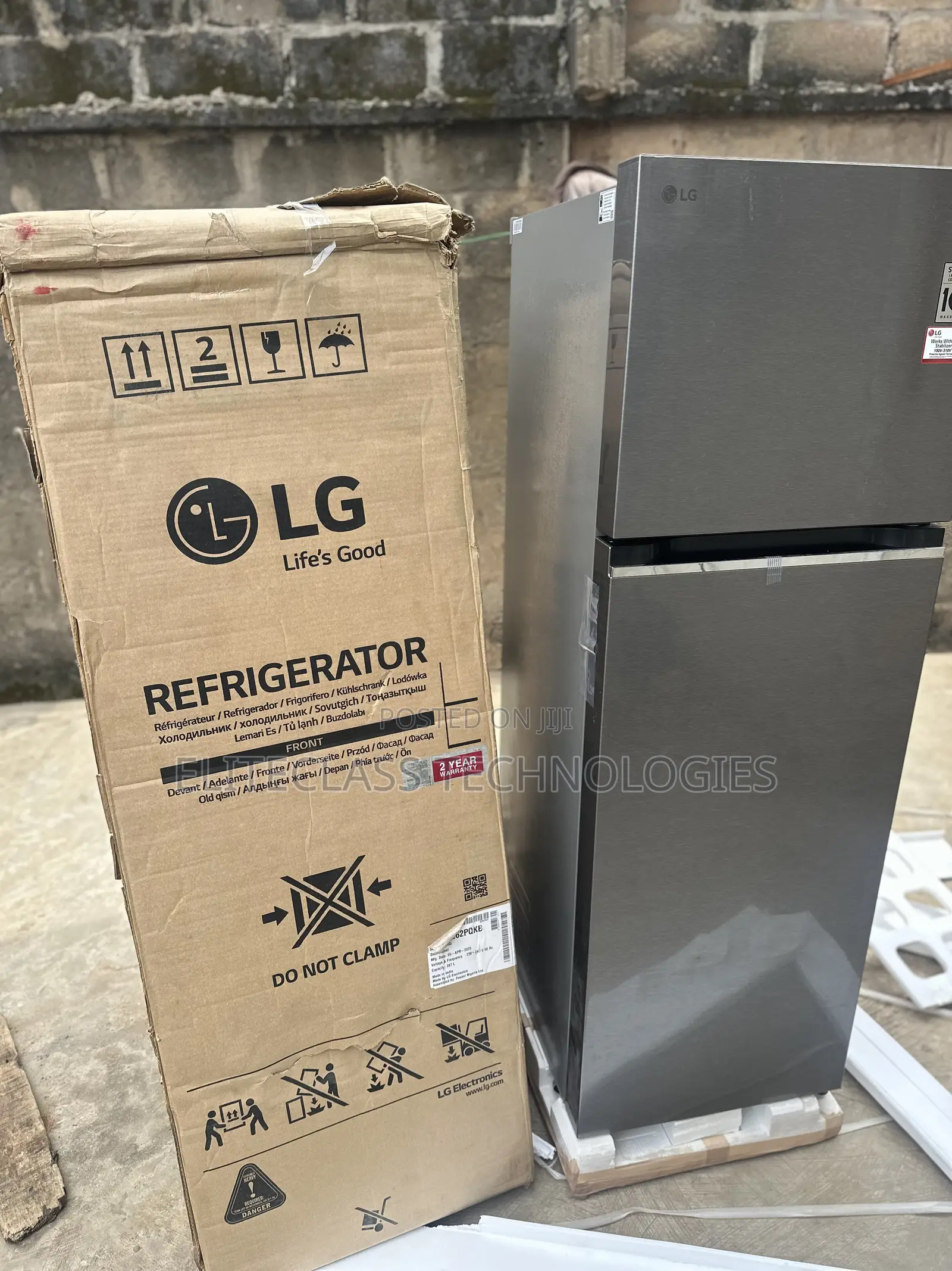 LG GL-B262PQKB Reliable Two-Door Refrigerator With 266L Capacity