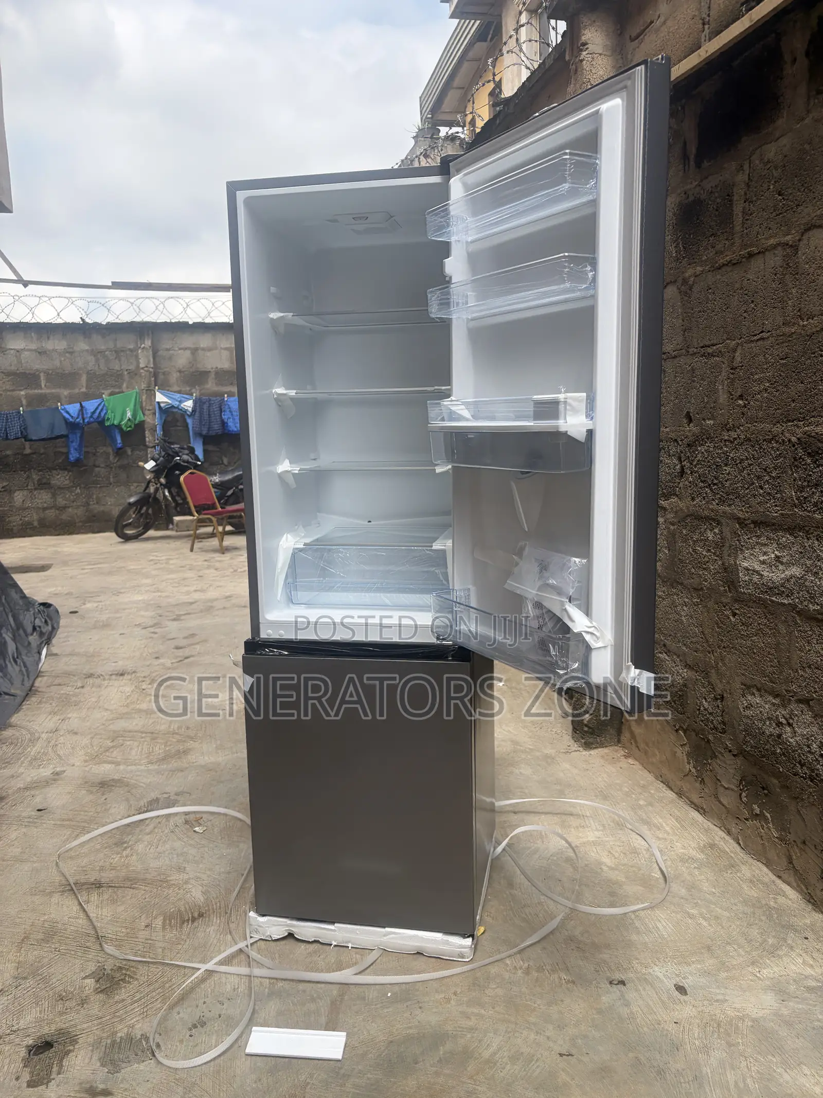 Hisense 264L Bottom Freezer Refrigerator With External Water Dispenser