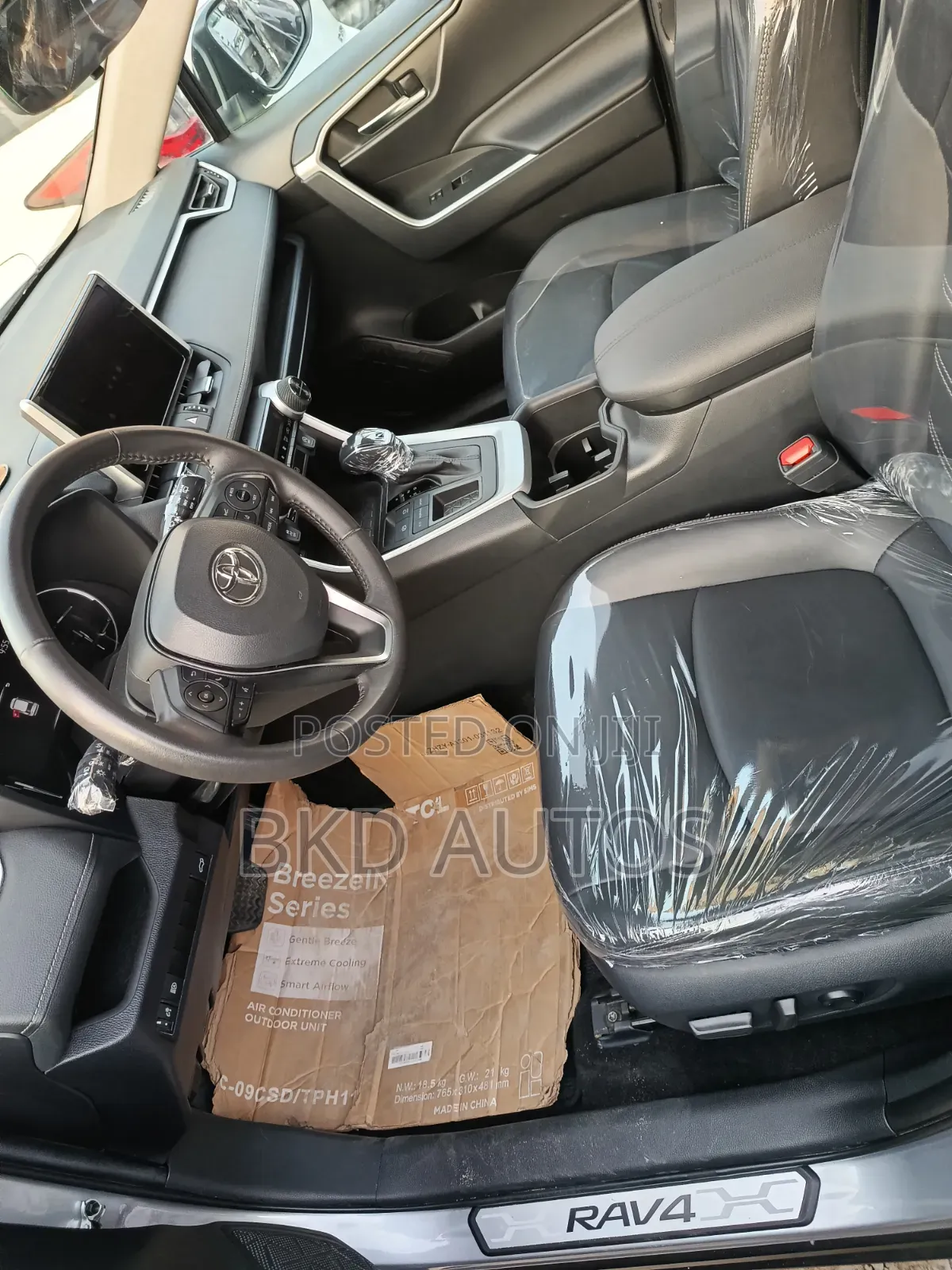 Toyota RAV4 XLE AWD 2024 Silver