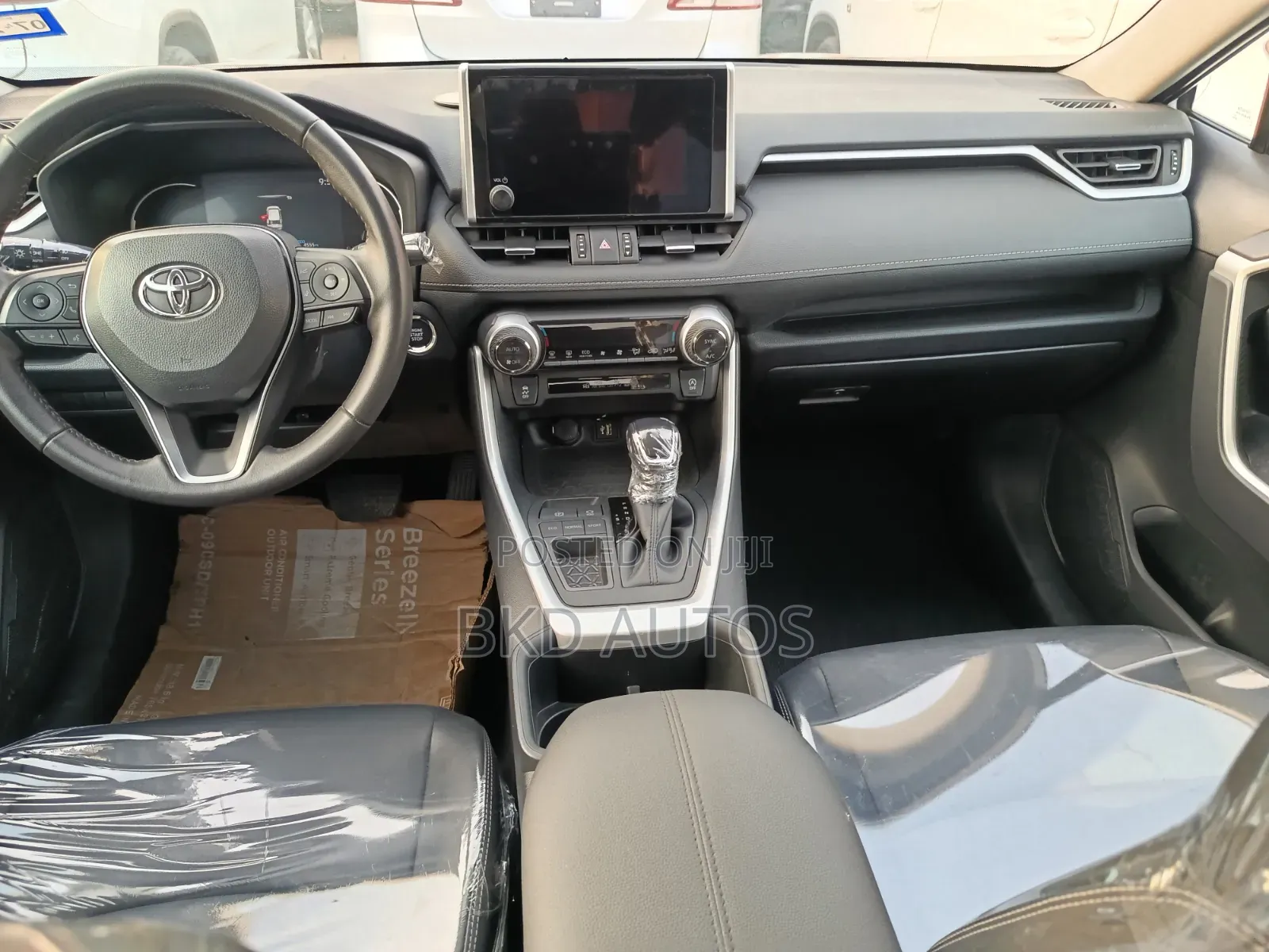 Toyota RAV4 XLE AWD 2024 Silver