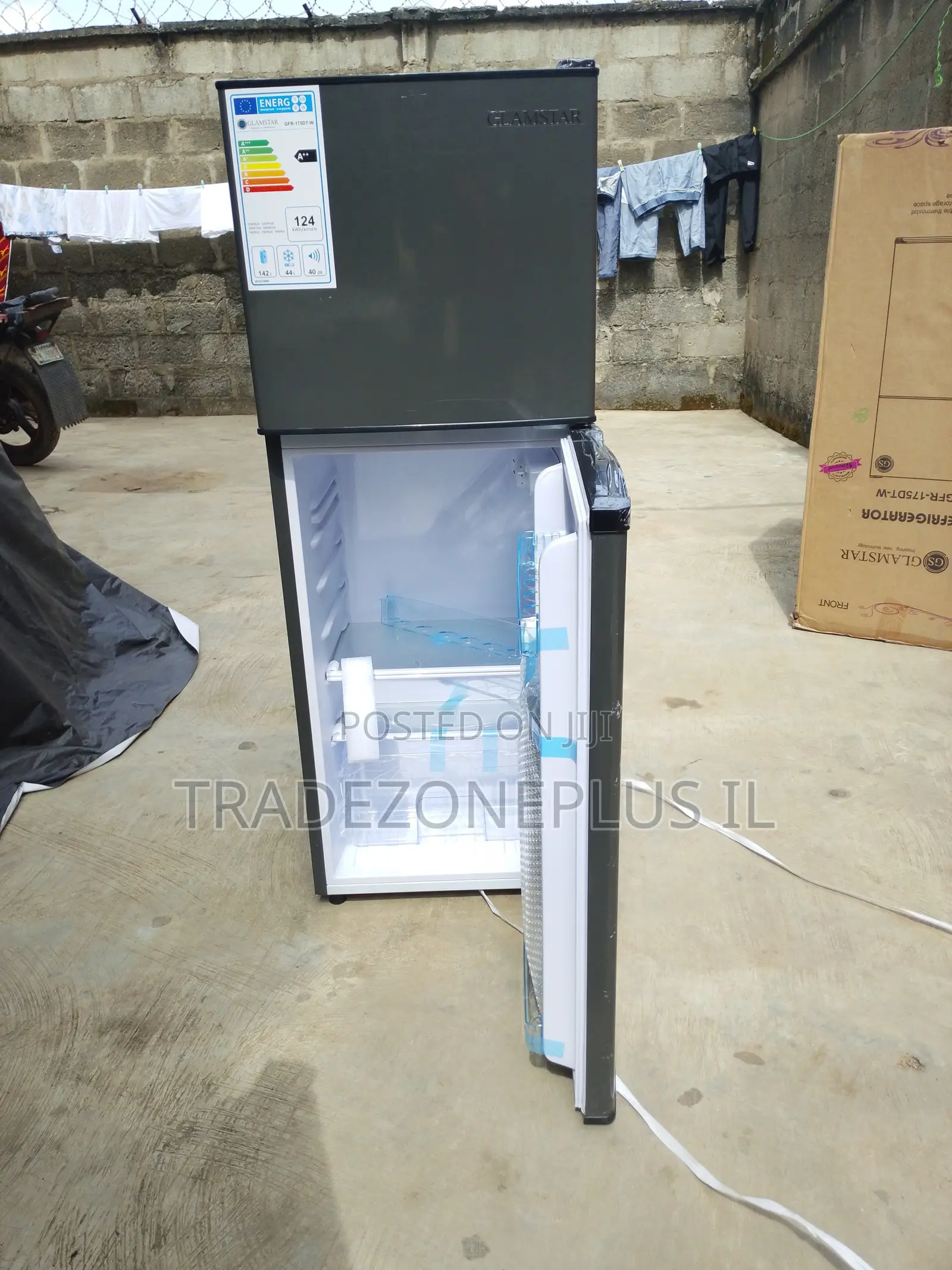 Discover the Glamstar GFR-175DT-W Refrigerator
