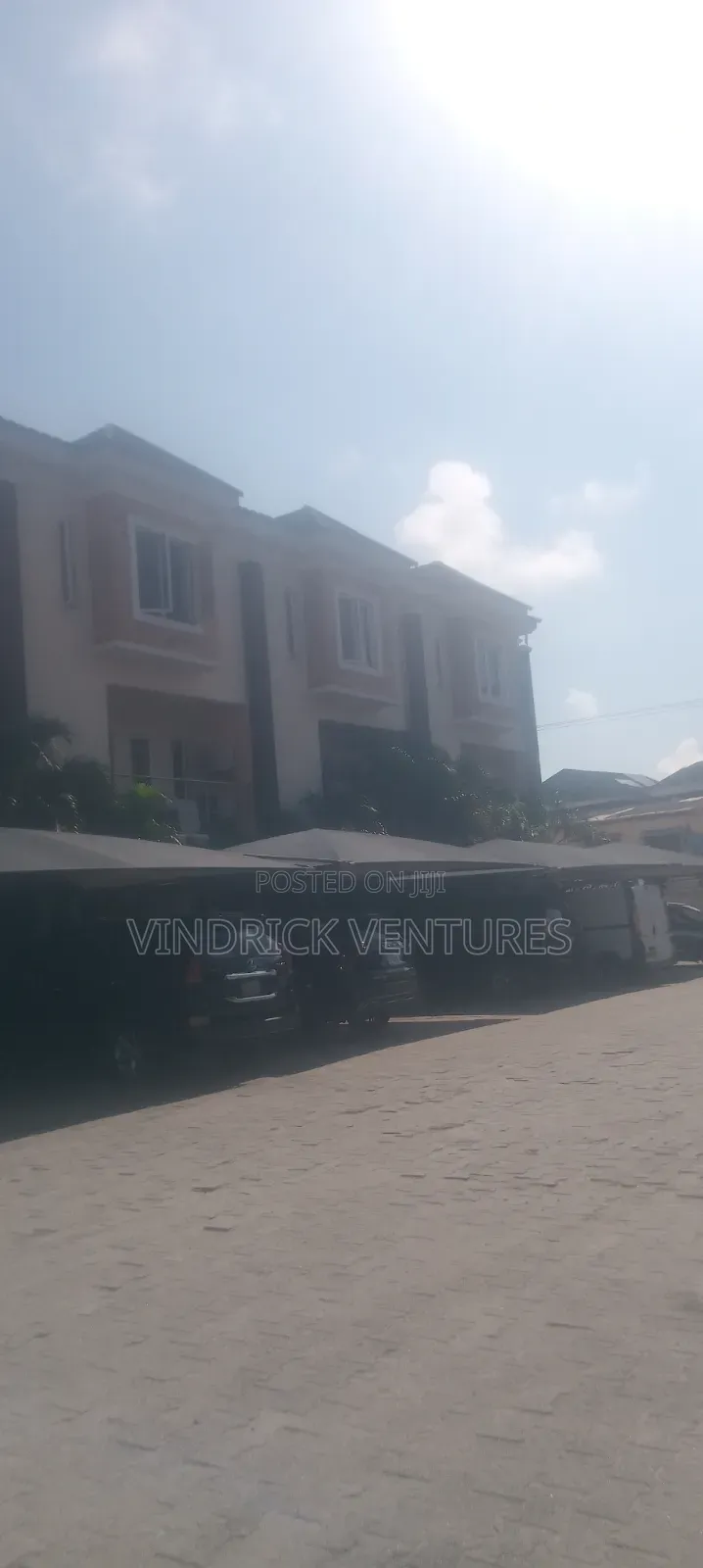 4bdrm Townhouse / Terrace in Ab Court Osapa for rent