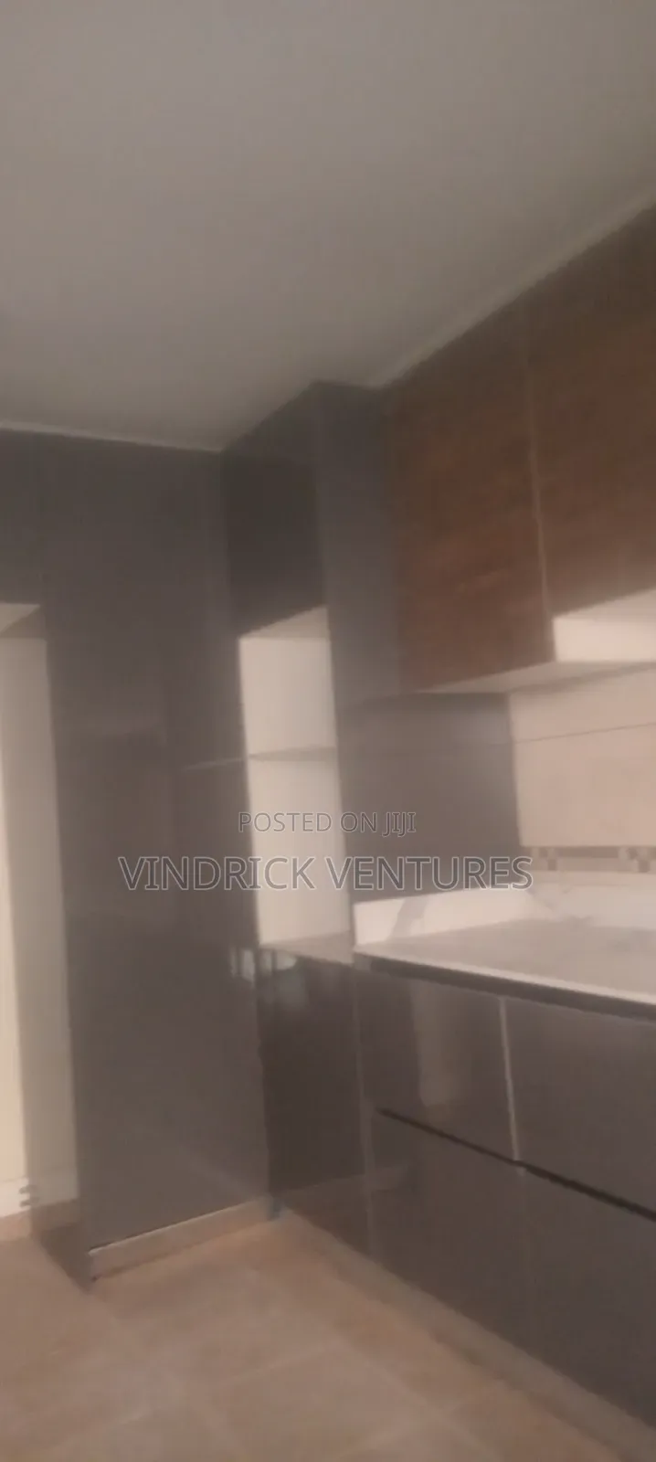 4bdrm Townhouse / Terrace in Ab Court Osapa for rent