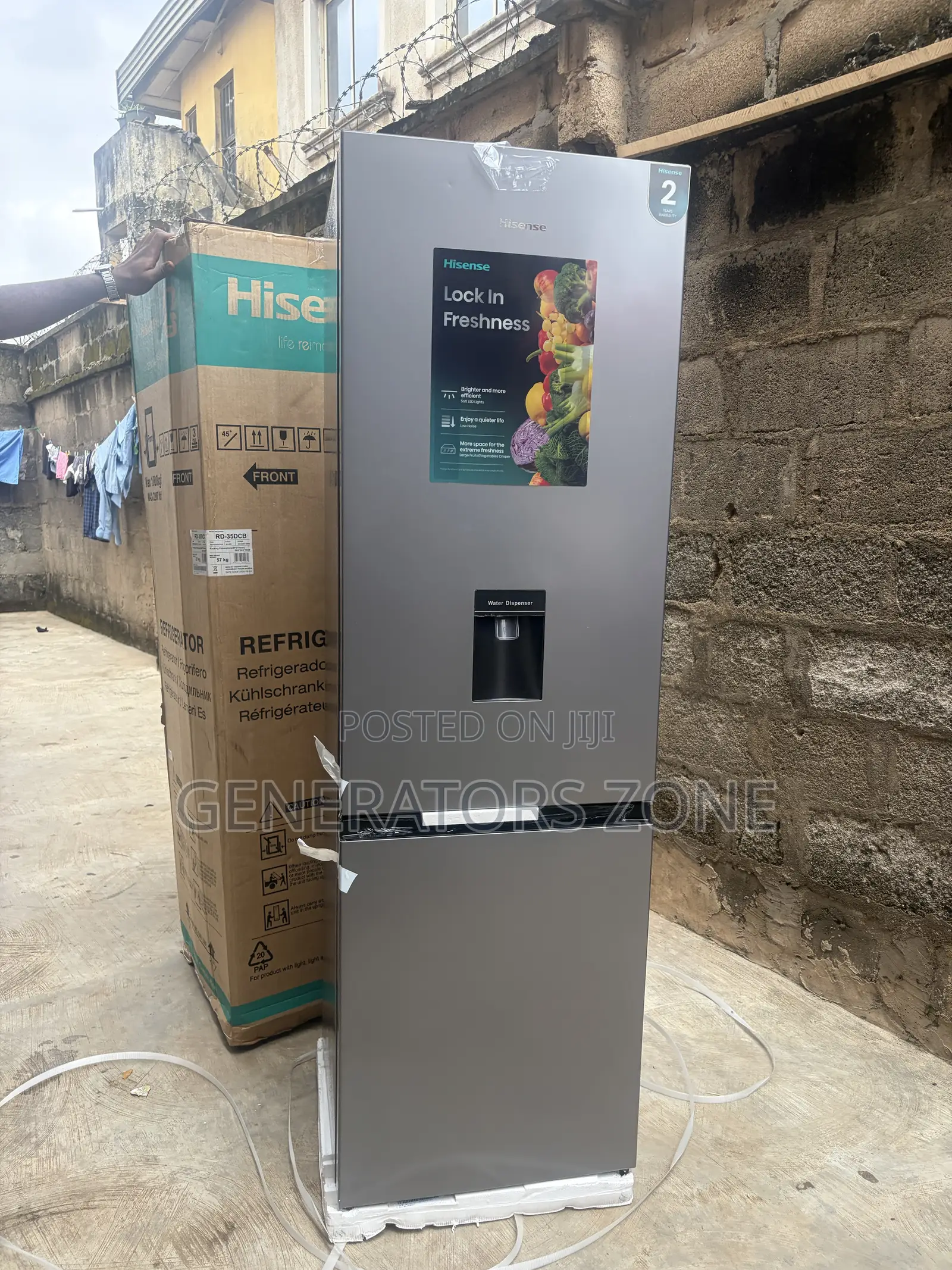 Hisense 264L Double Door Refrigerator With Convenient Water Dispenser