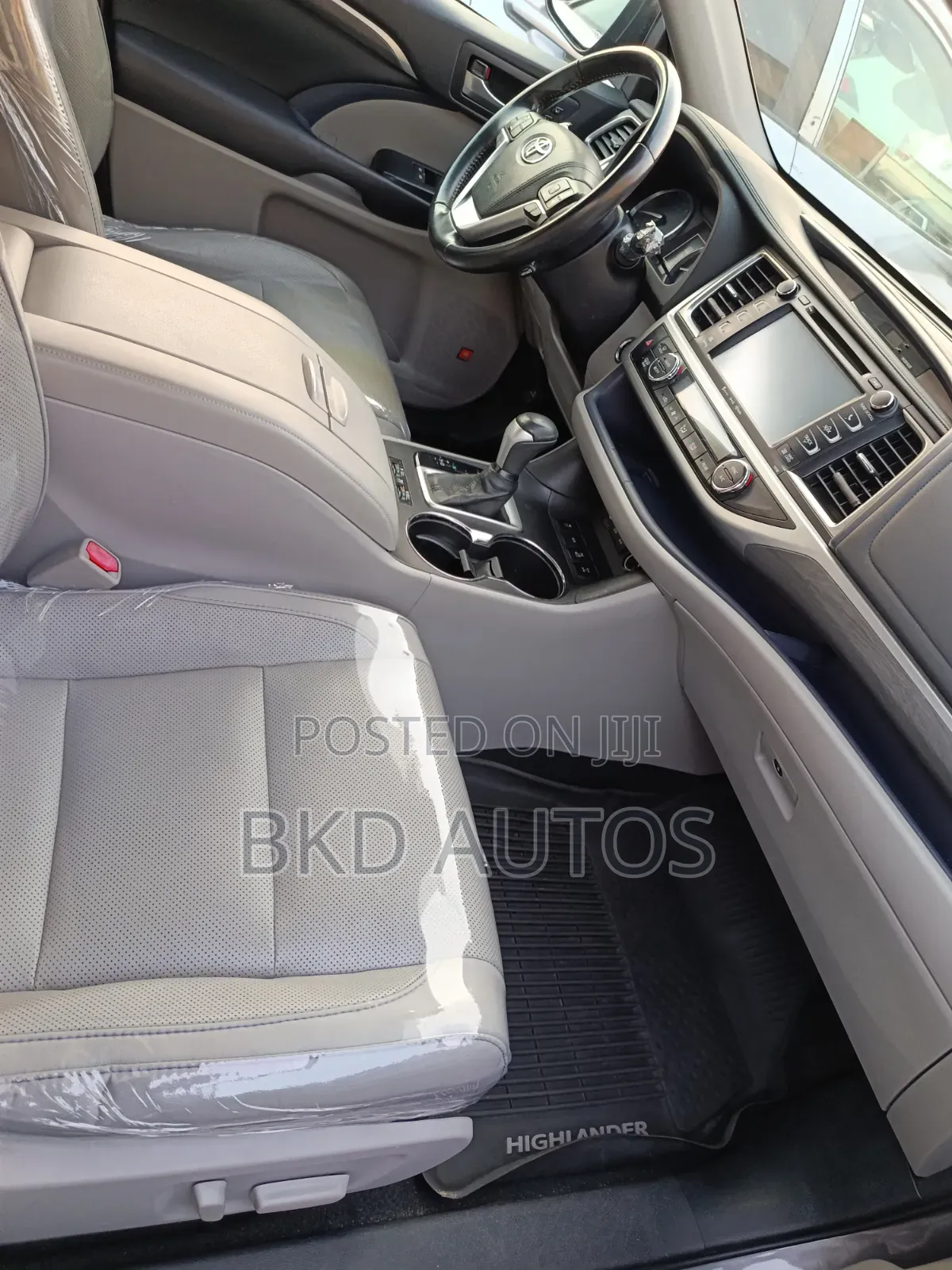 Toyota Highlander Limited 4x4 V6 (3.5L 6cyl 8A) 2017 Gray