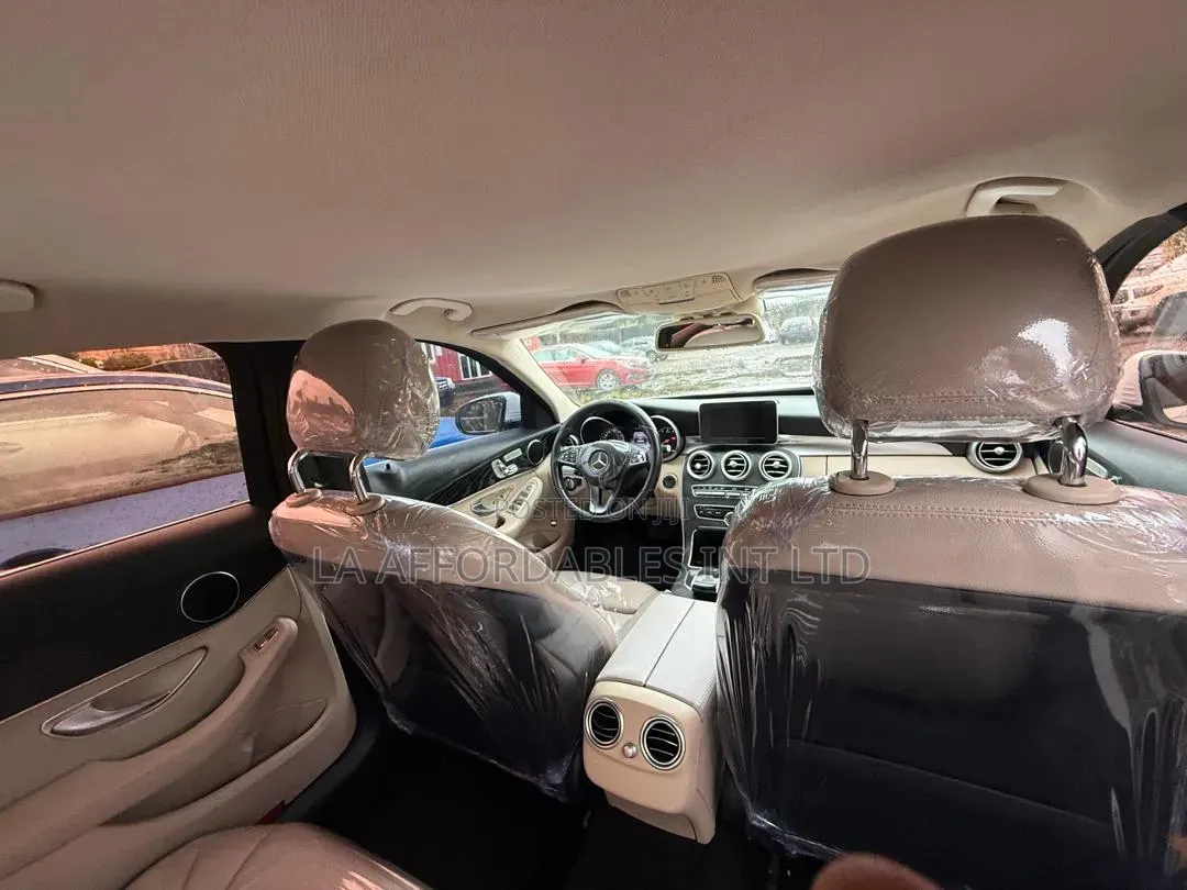 Mercedes-Benz C300 Base AWD 4Matic Sedan (2.0L 4cyl 7A) 2015 White