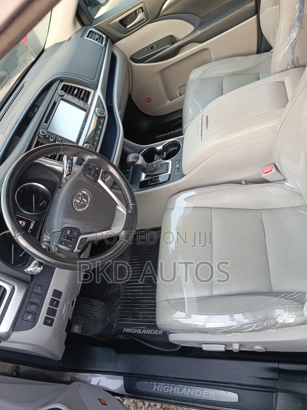 Toyota Highlander Limited 4x4 V6 (3.5L 6cyl 8A) 2017 Gray