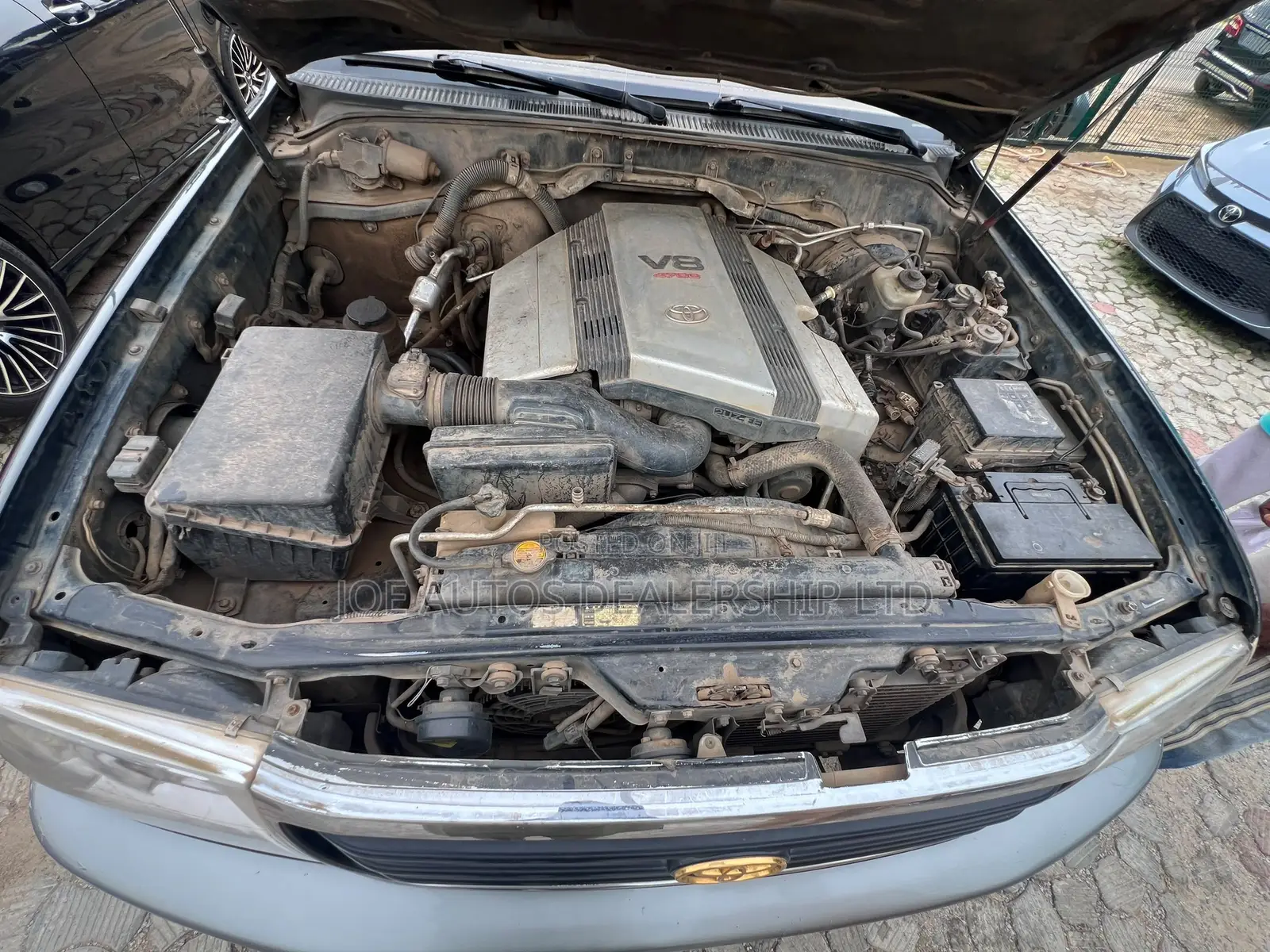 Toyota Land Cruiser 2000 Gray