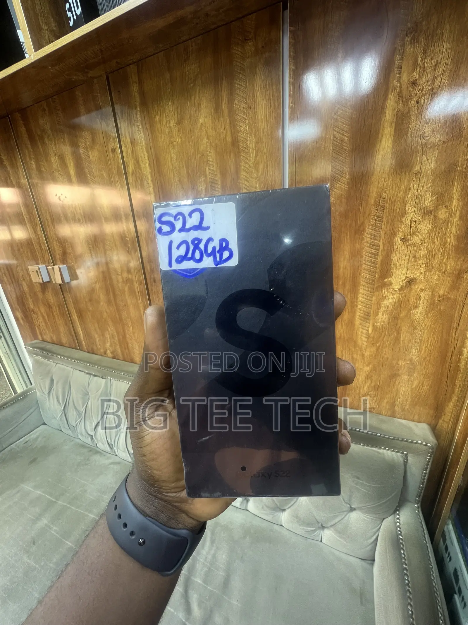 New Samsung Galaxy S22 5G 128 GB Black