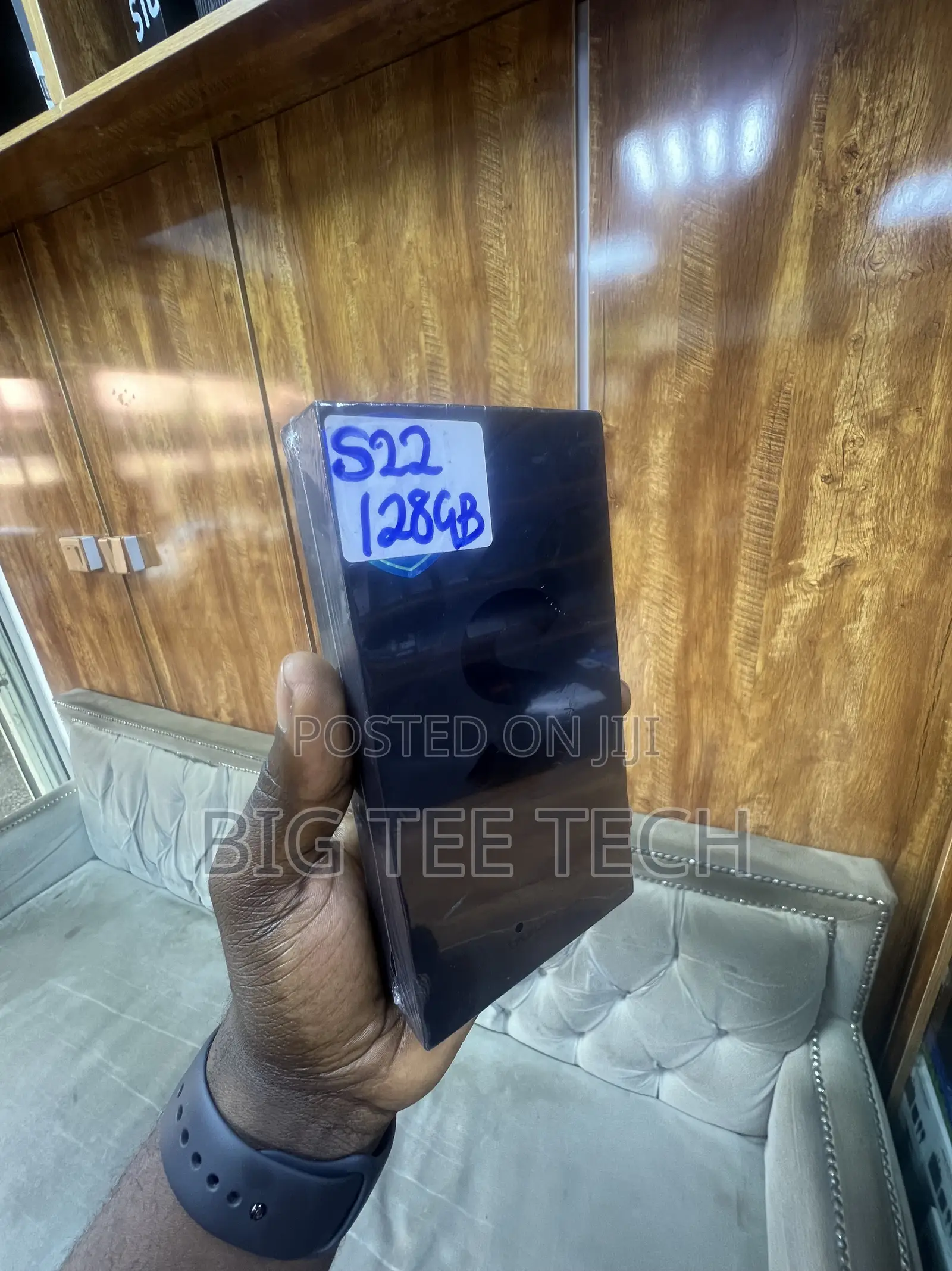 New Samsung Galaxy S22 5G 128 GB Black
