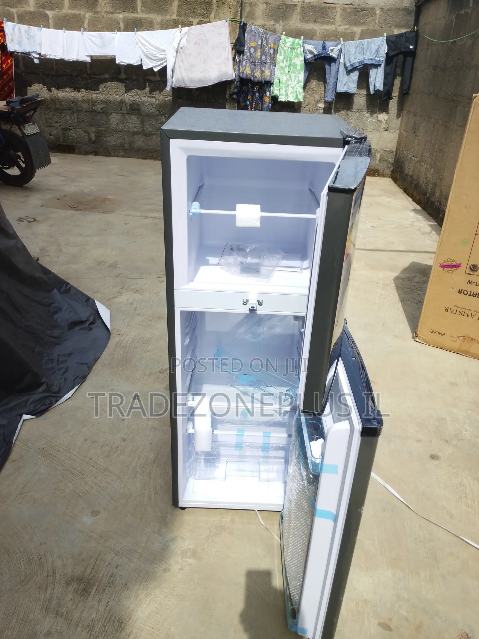 Glamstar GFR-175DT-W 175L Fridge for Family Living