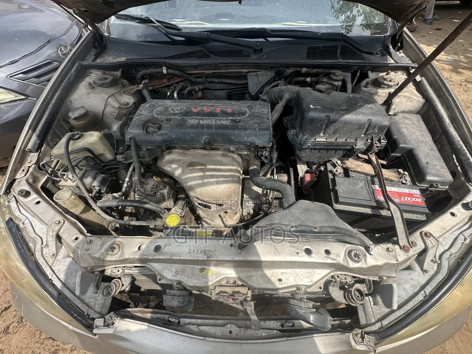 Toyota Camry LE 4dr Sedan (2.4L 4cyl 5M) 2004 Gold