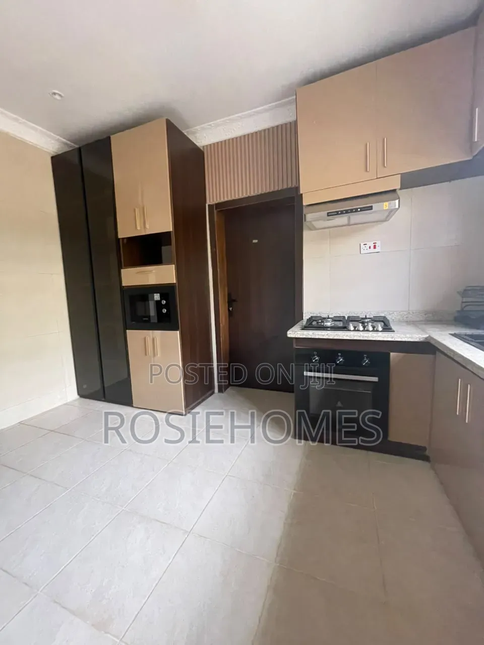 3bdrm Apartment in Lekki Phase 1 for rent