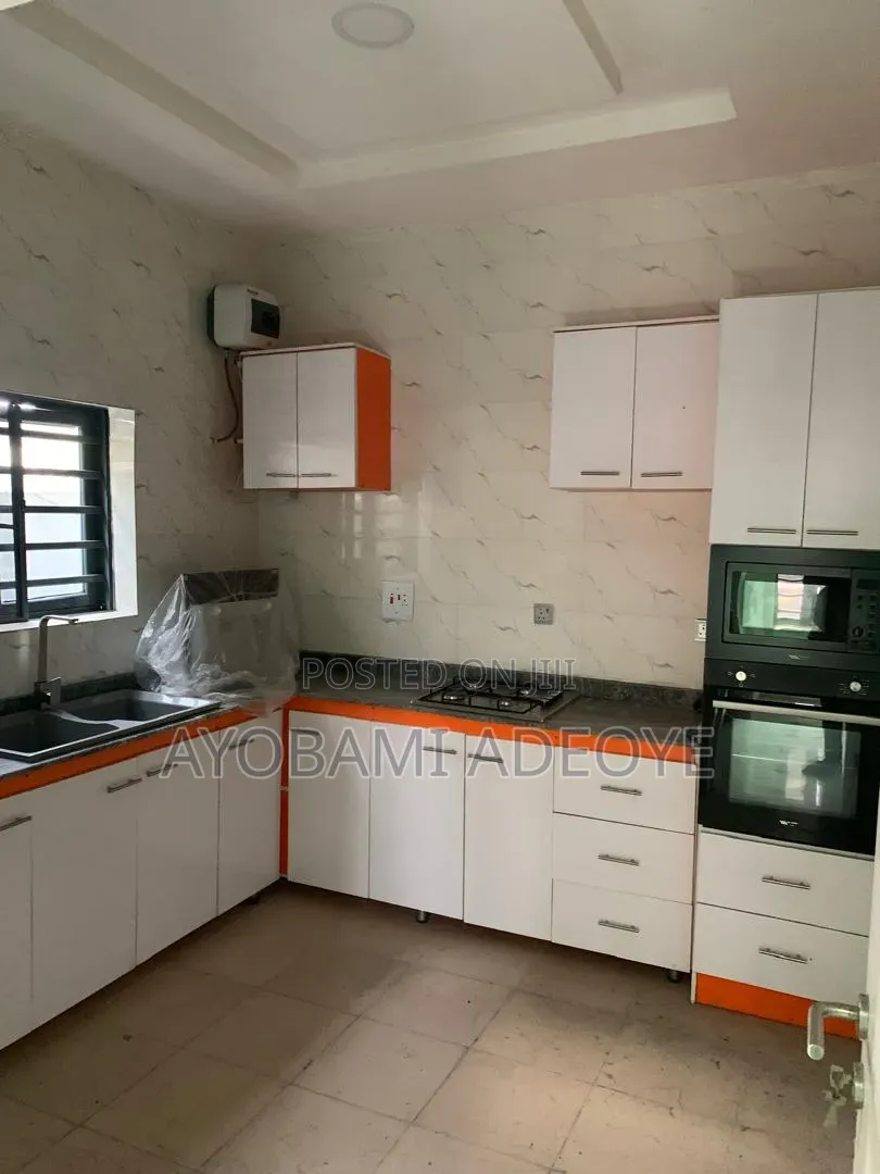 4bdrm Duplex in Happyland, Sangotedo for rent