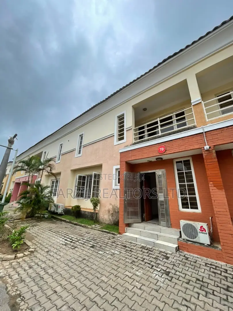 3bdrm Duplex in Asokoro for sale