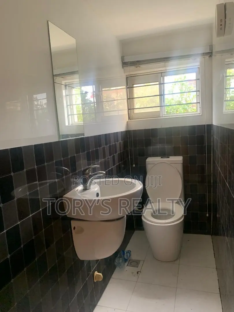 Mini Flat in Lekki Phase 1 for rent