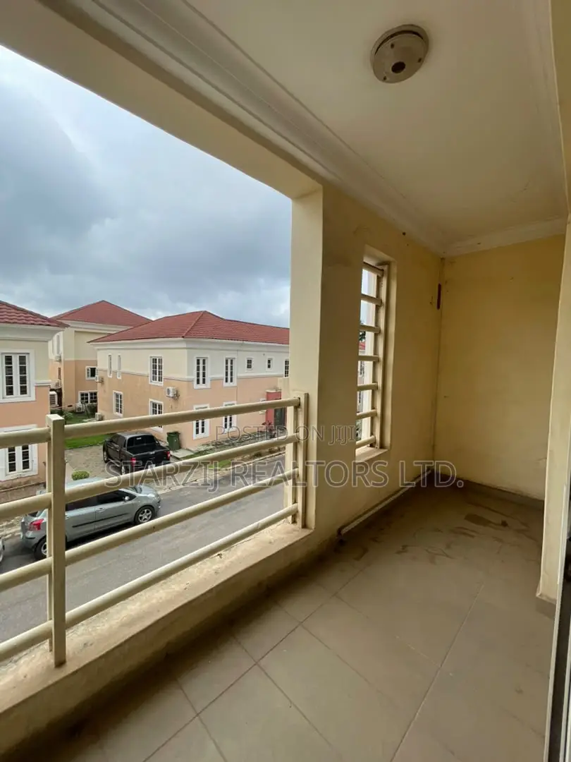 3bdrm Duplex in Asokoro for sale