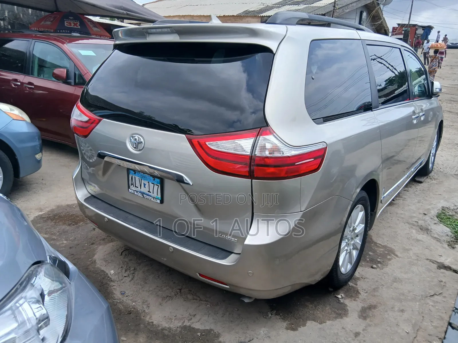 Toyota Sienna Limited 7-Passenger 4dr Minivan AWD (3.5L 6cyl 6A) 2015
