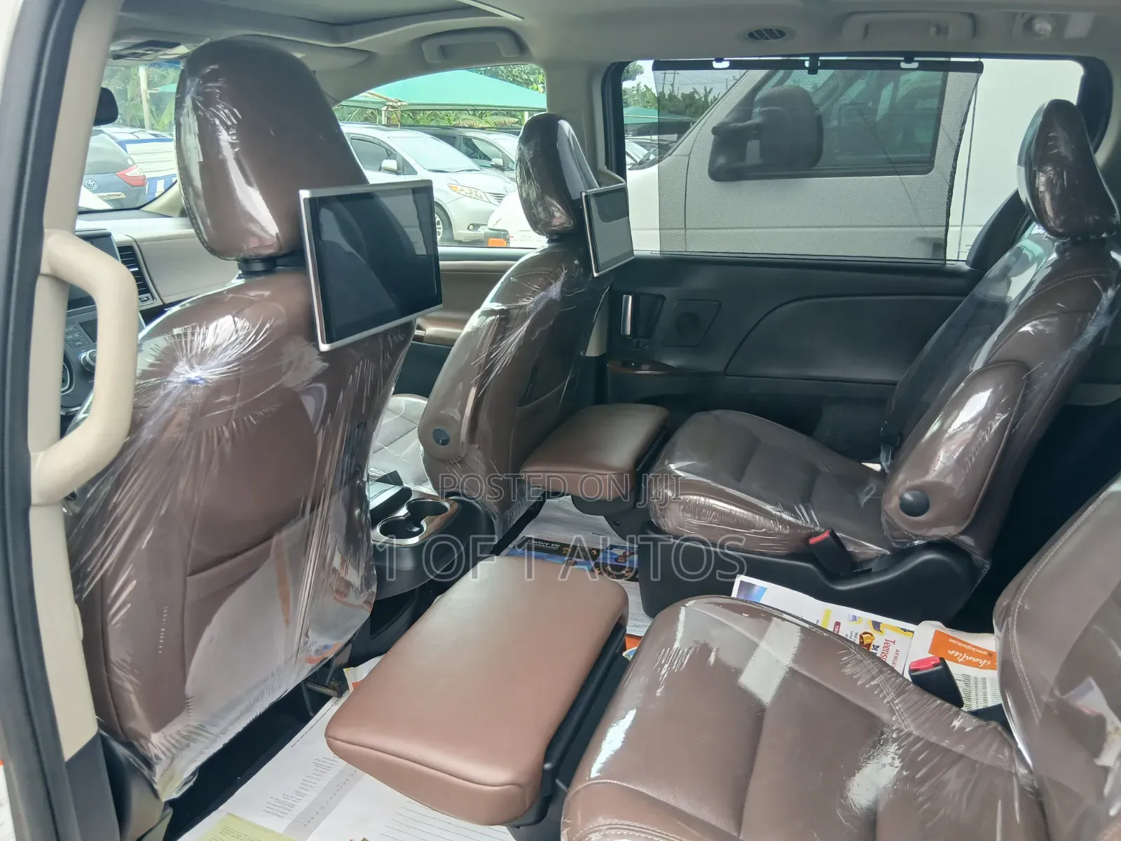 Toyota Sienna Limited 7-Passenger 4dr Minivan AWD (3.5L 6cyl 6A) 2015