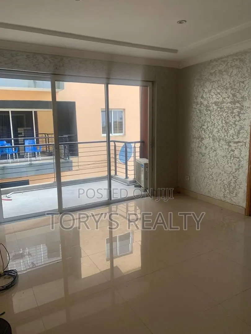 3bdrm Apartment in Lekki Phase 1 for rent
