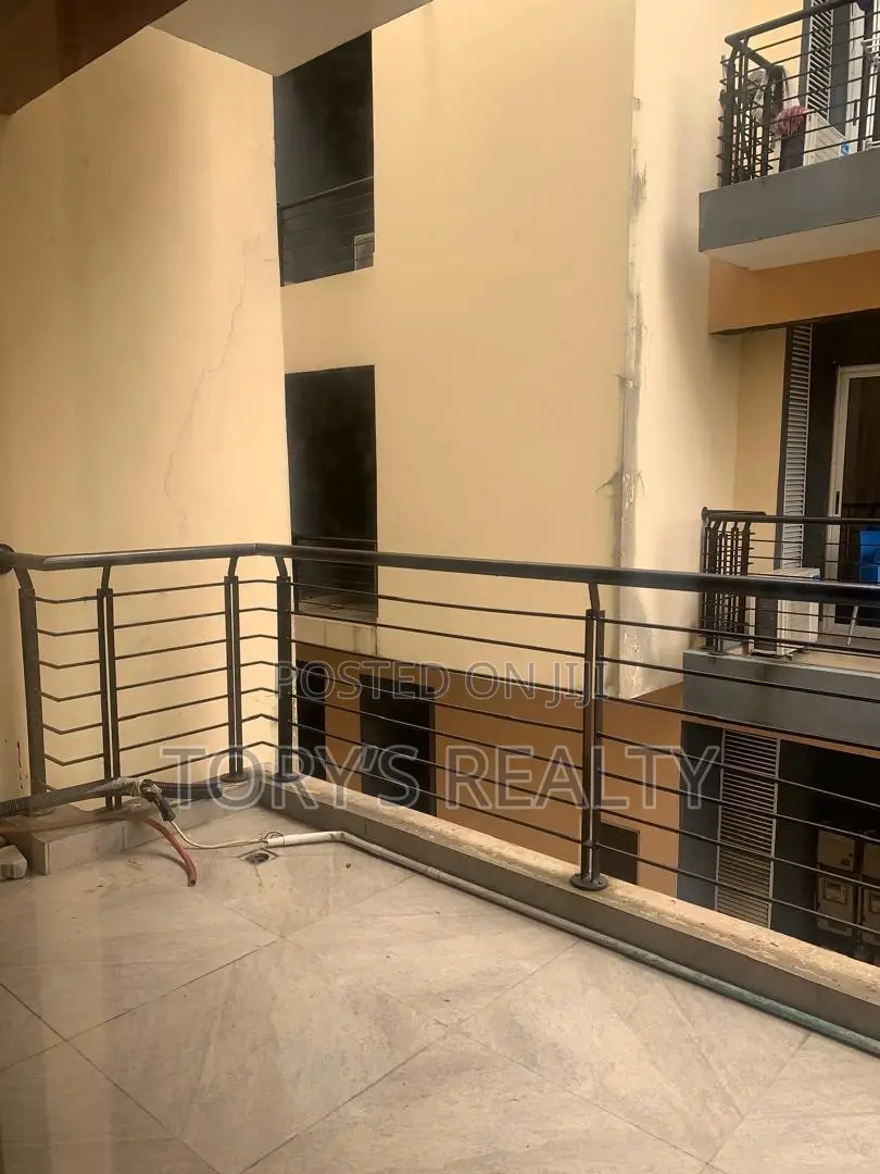 3bdrm Apartment in Lekki Phase 1 for rent