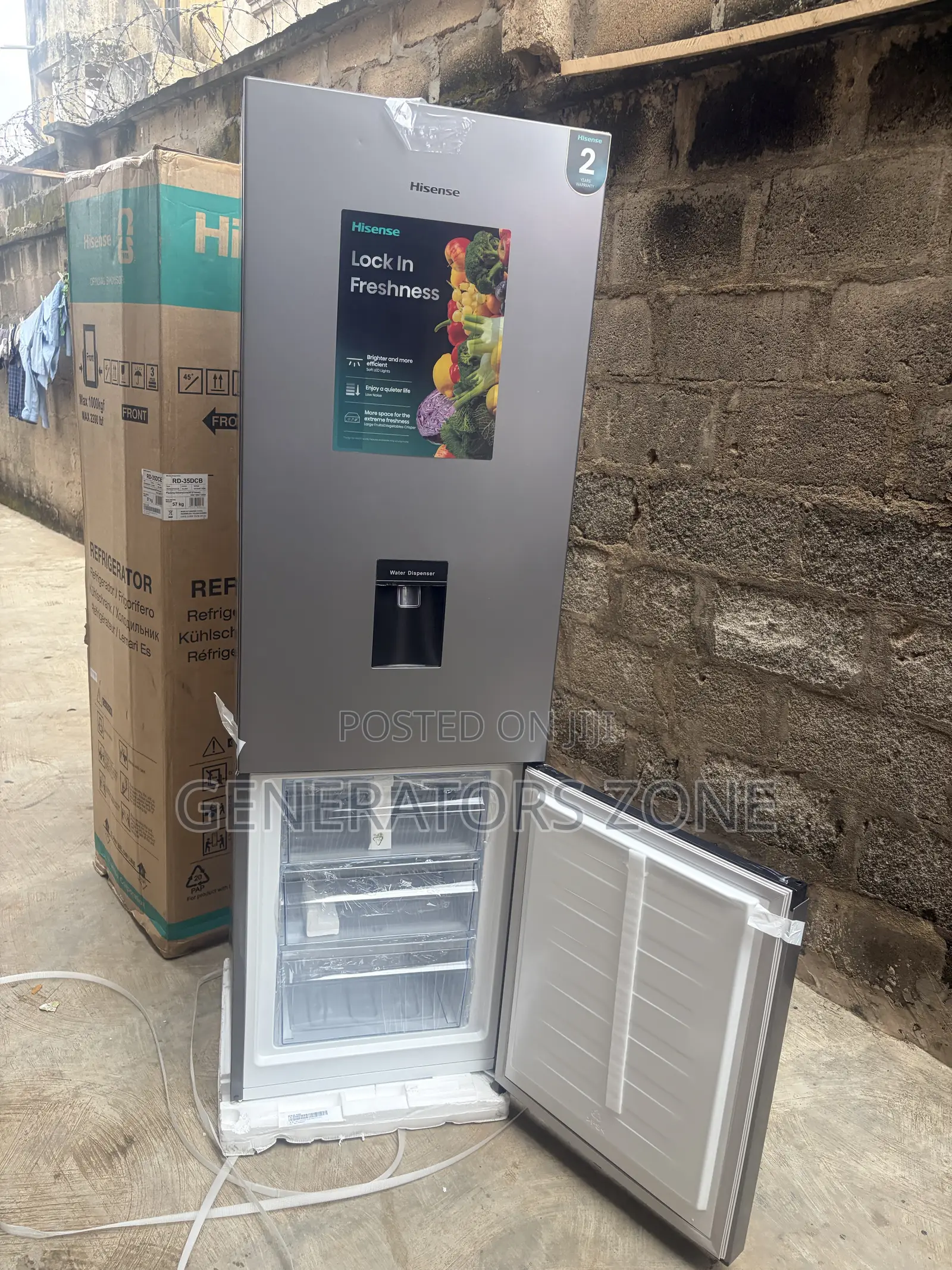 Hisense 264L Double Door Fridge With Easy-Access Water Dispenser
