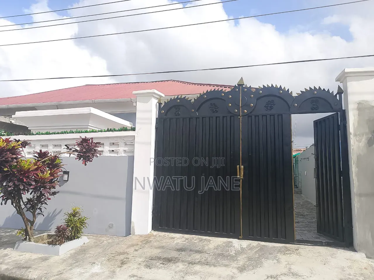3bdrm Bungalow in Inside An Estate In for rent