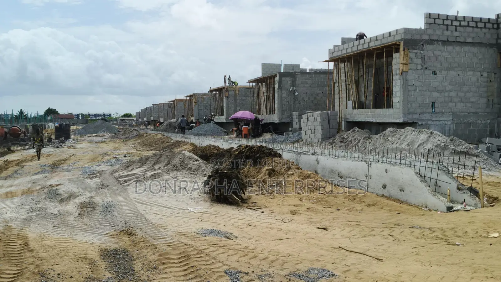 4bdrm Bungalow in Ayhomes, Igando-Oloja for sale