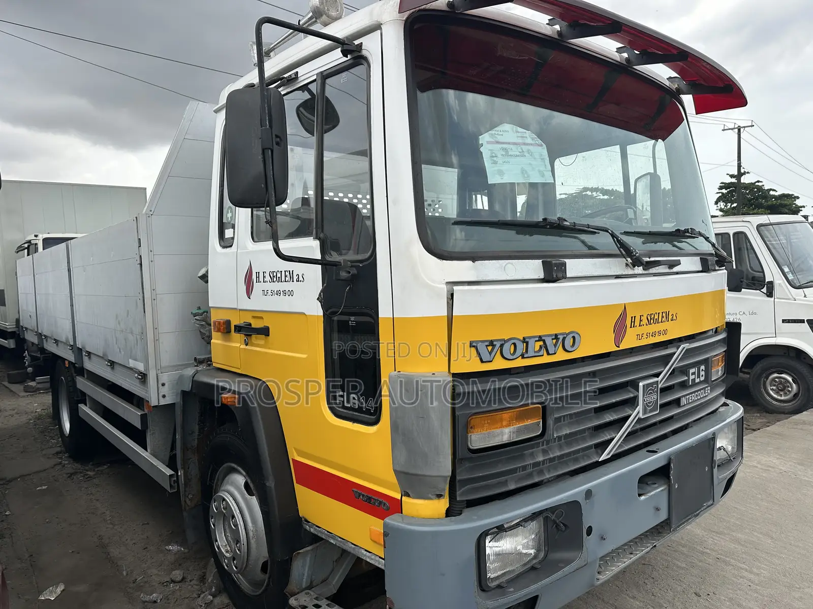 Volvo FL Truck 2008 Yellow