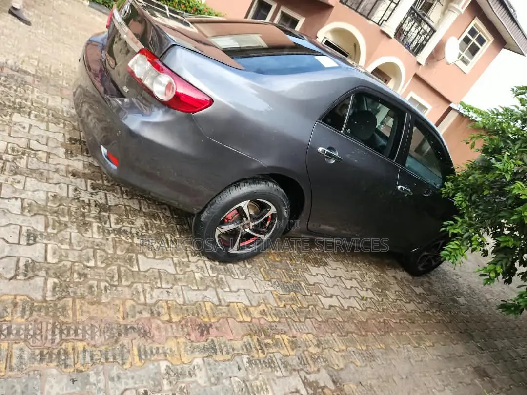 Toyota Corolla 2012 Beige