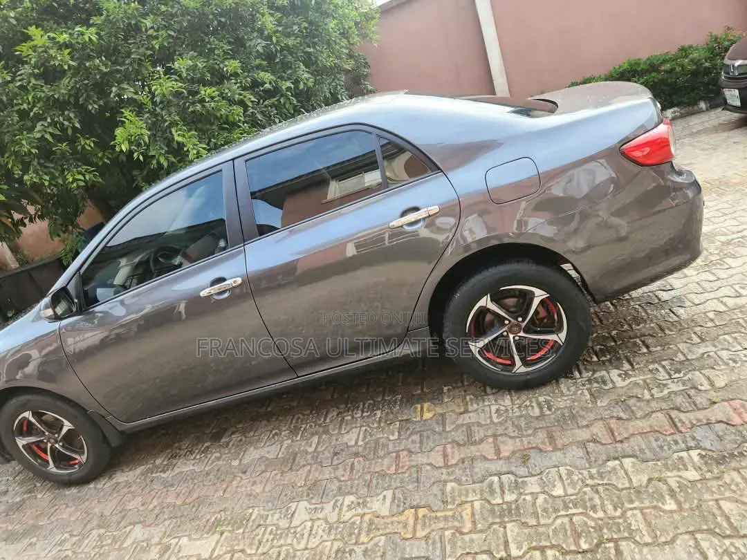 Toyota Corolla 2012 Beige
