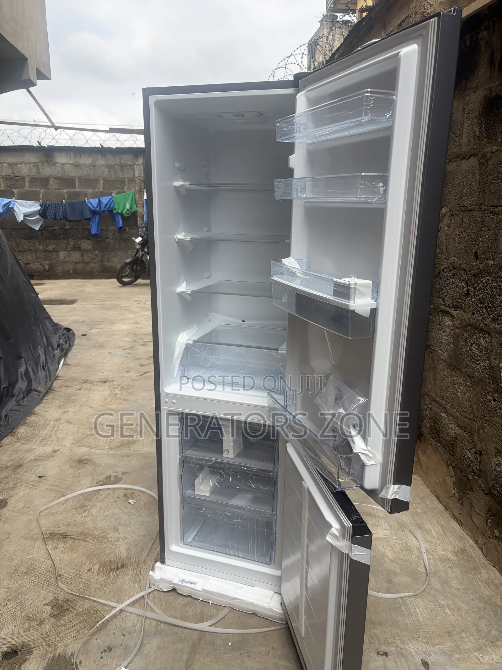 Hisense RD-35DCB 264L Refrigerator for Family Kitchens