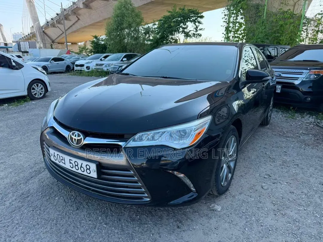Toyota Camry XLE 4dr Sedan (3.5L 6cyl 6A) 2015 Black