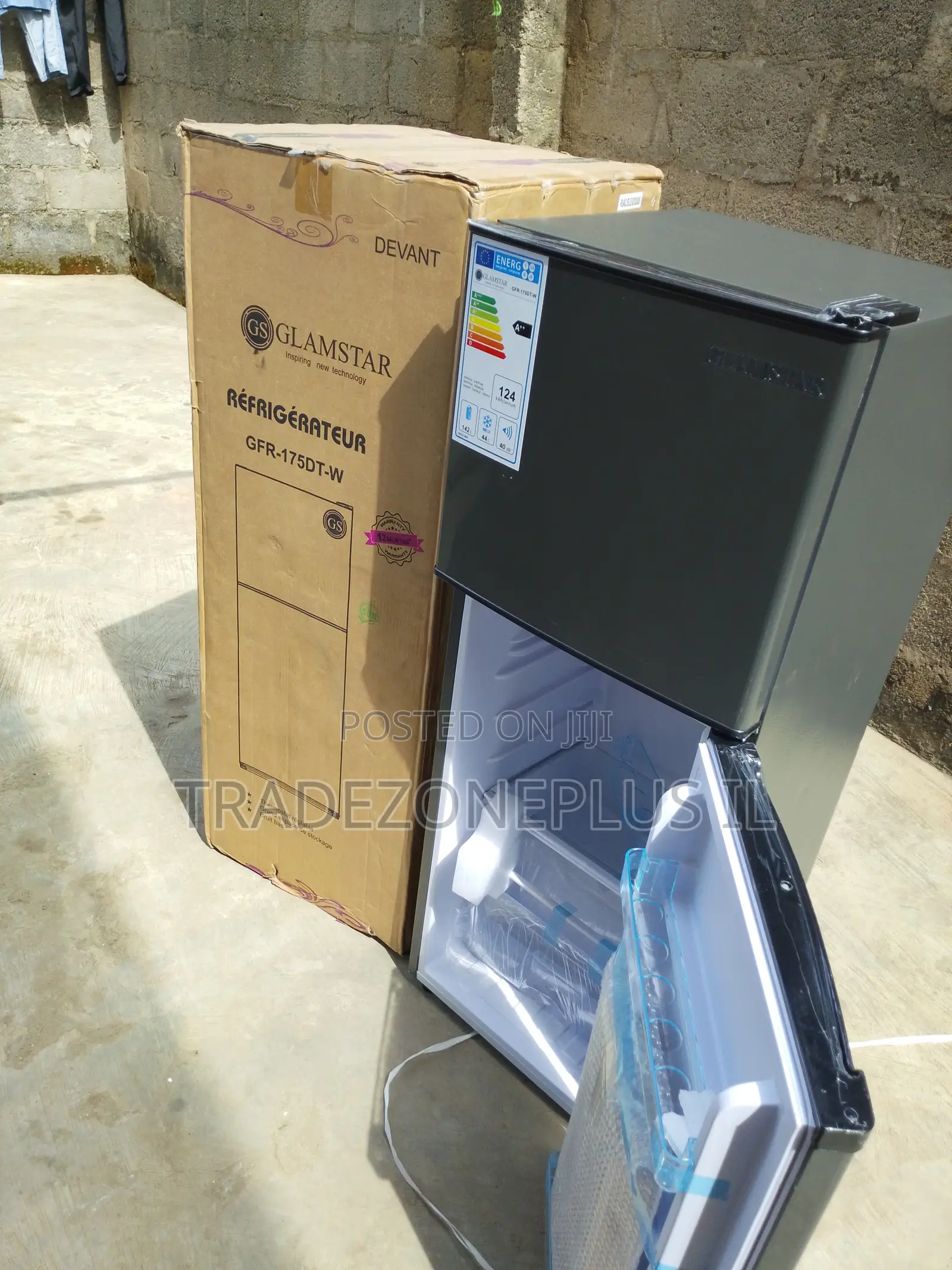 Glamstar 175L Refrigerator for Organised Food Storage