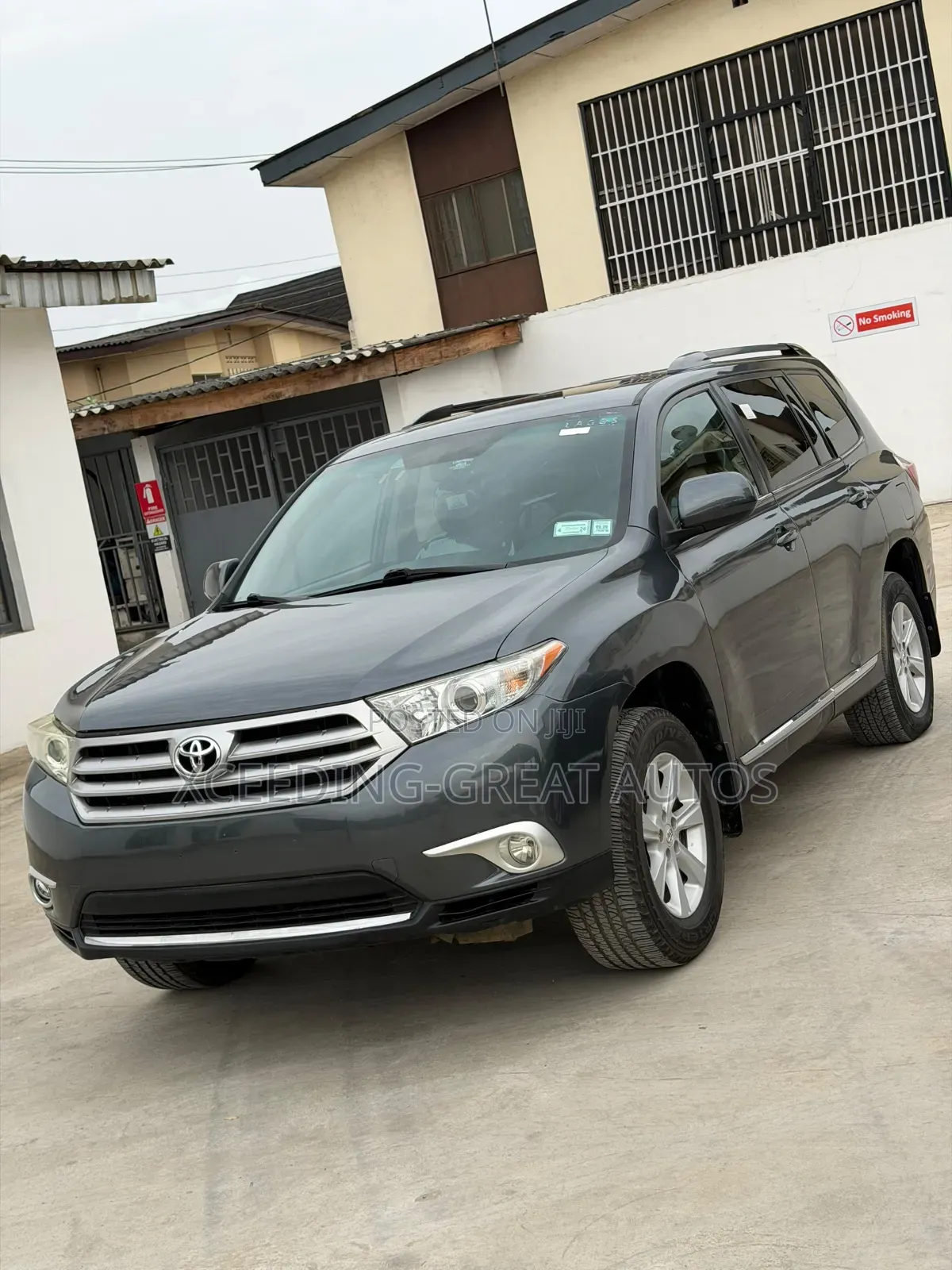 Toyota Highlander SE 2012 Gray