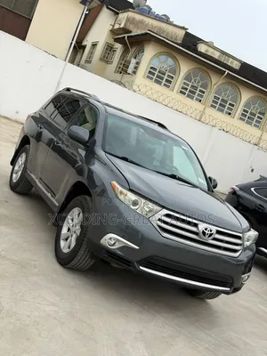 Toyota Highlander SE 2012 Gray