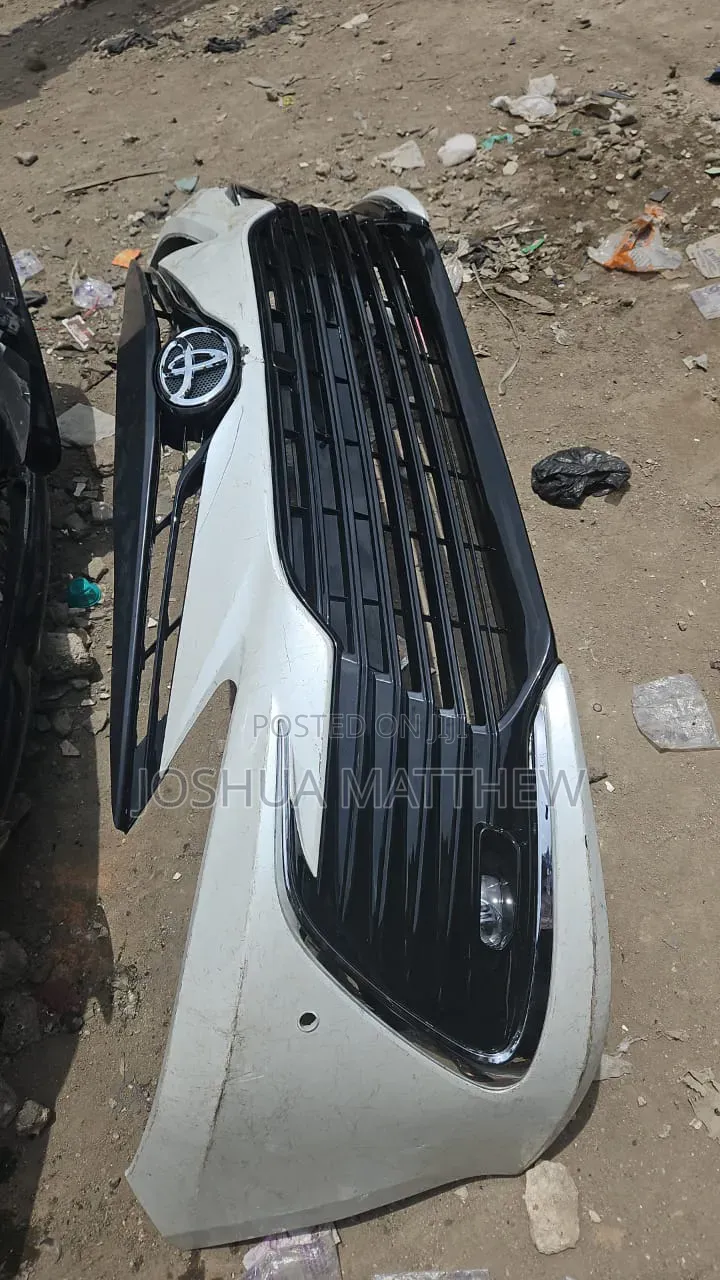Toyota Camry LE 2021-23