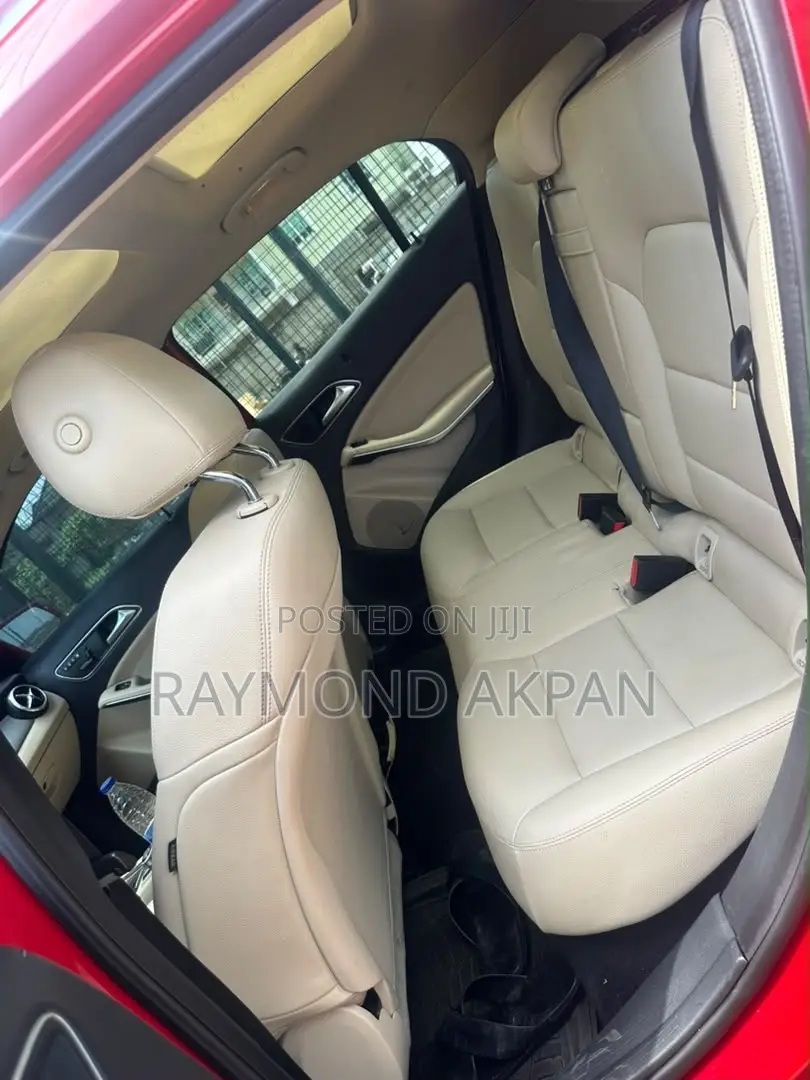 Mercedes-Benz GLA 250 2016 Red