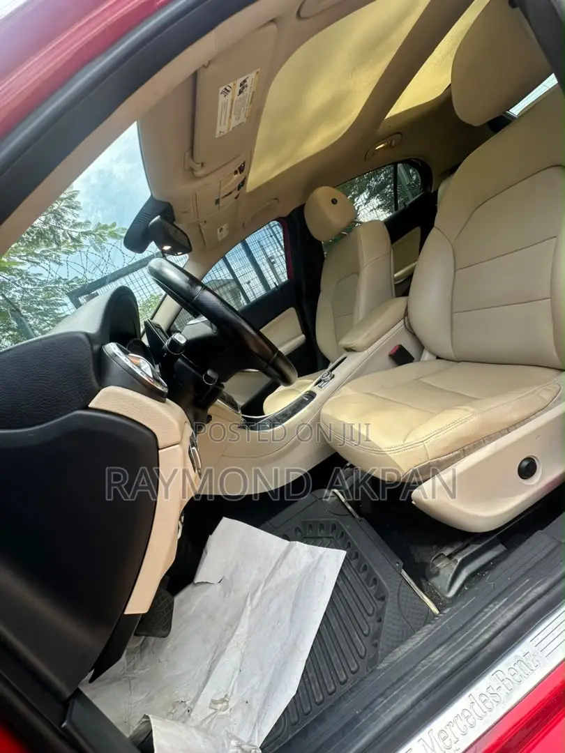 Mercedes-Benz GLA 250 2016 Red