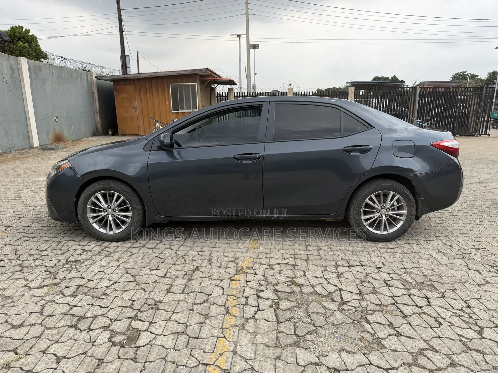 Toyota Corolla LE 4dr Sedan (1.8L 4cyl CVT) 2015 Gray