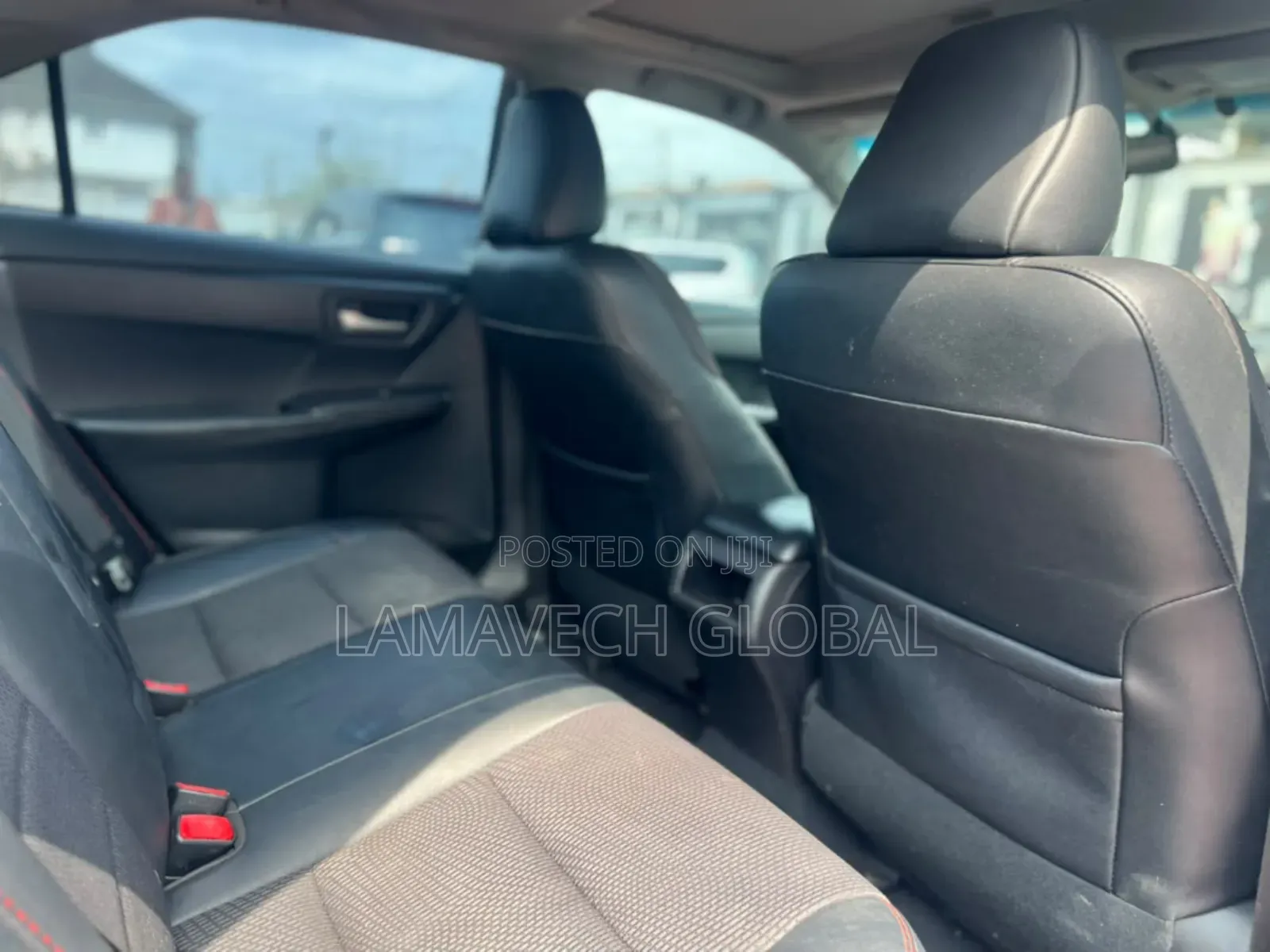 Toyota Camry SE w/Special Edition Pkg (2.5L 4cyl 6A) 2016 Gray