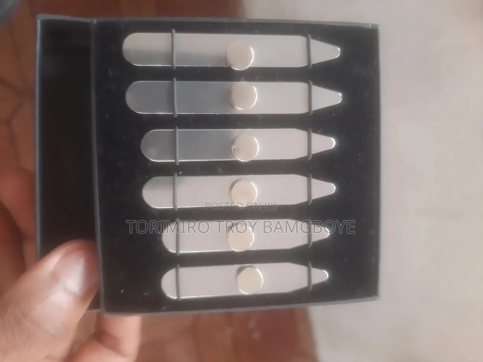 Magnetic Collar Stays With Free Elastic Shirt Sleeve Bands