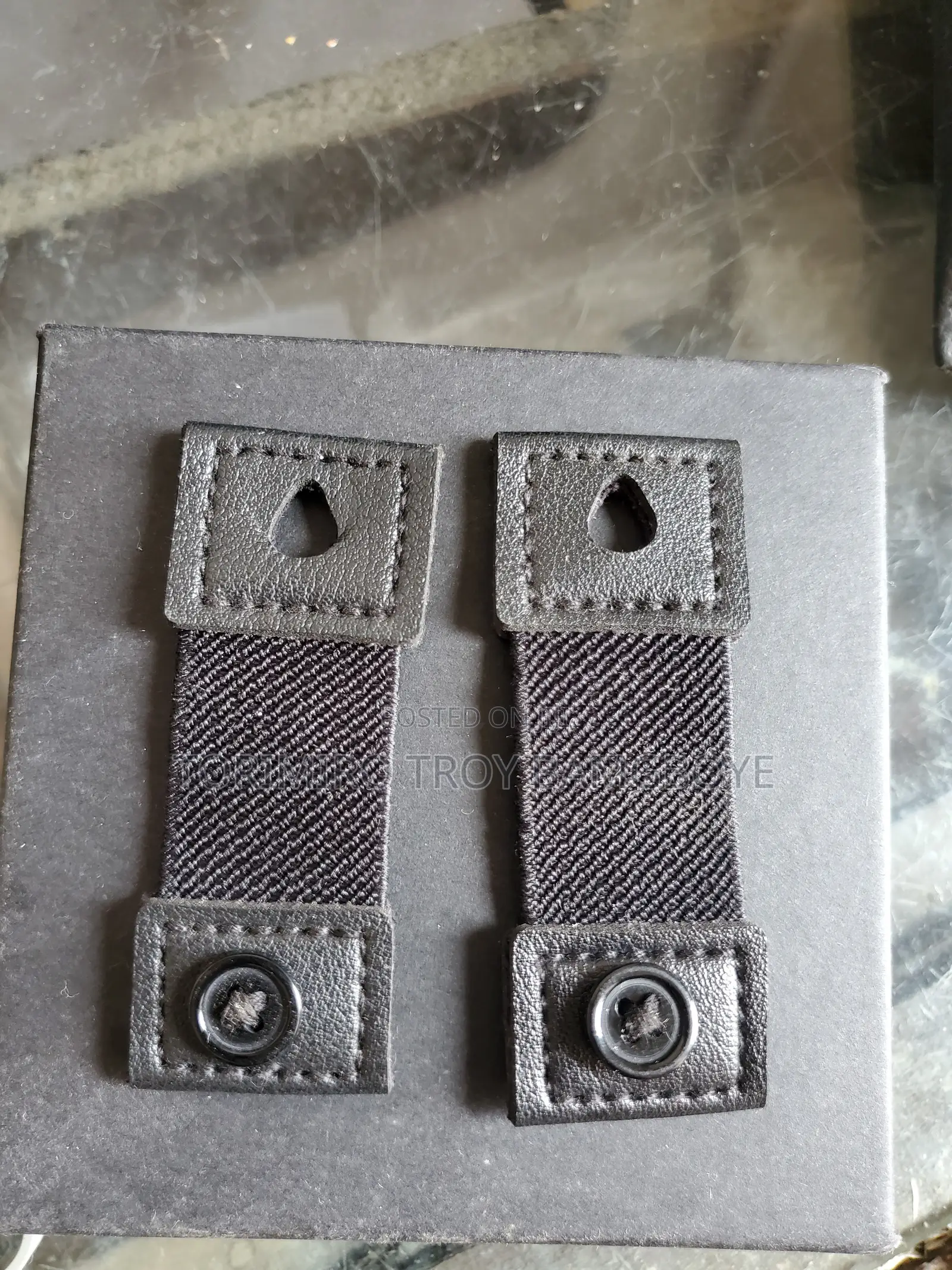 Magnetic Collar Stays With Free Elastic Shirt Sleeve Bands