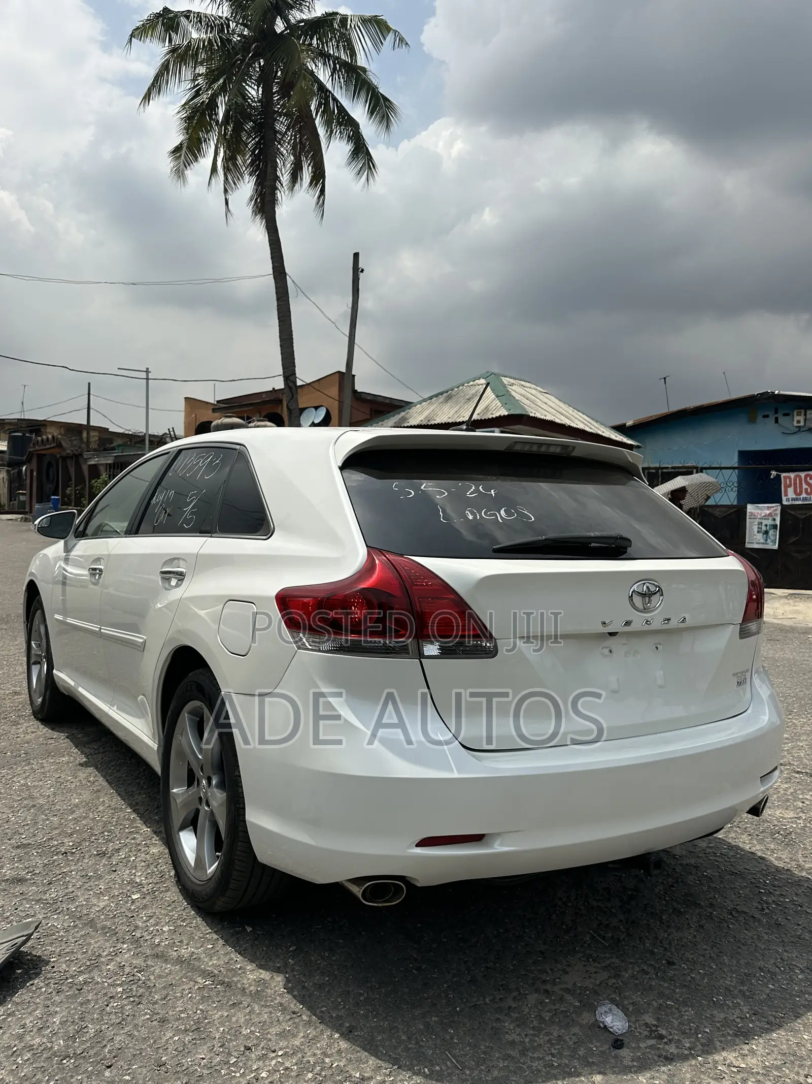 Toyota Venza XLE 4dr Wagon (3.5L 6cyl 6A) 2015 White