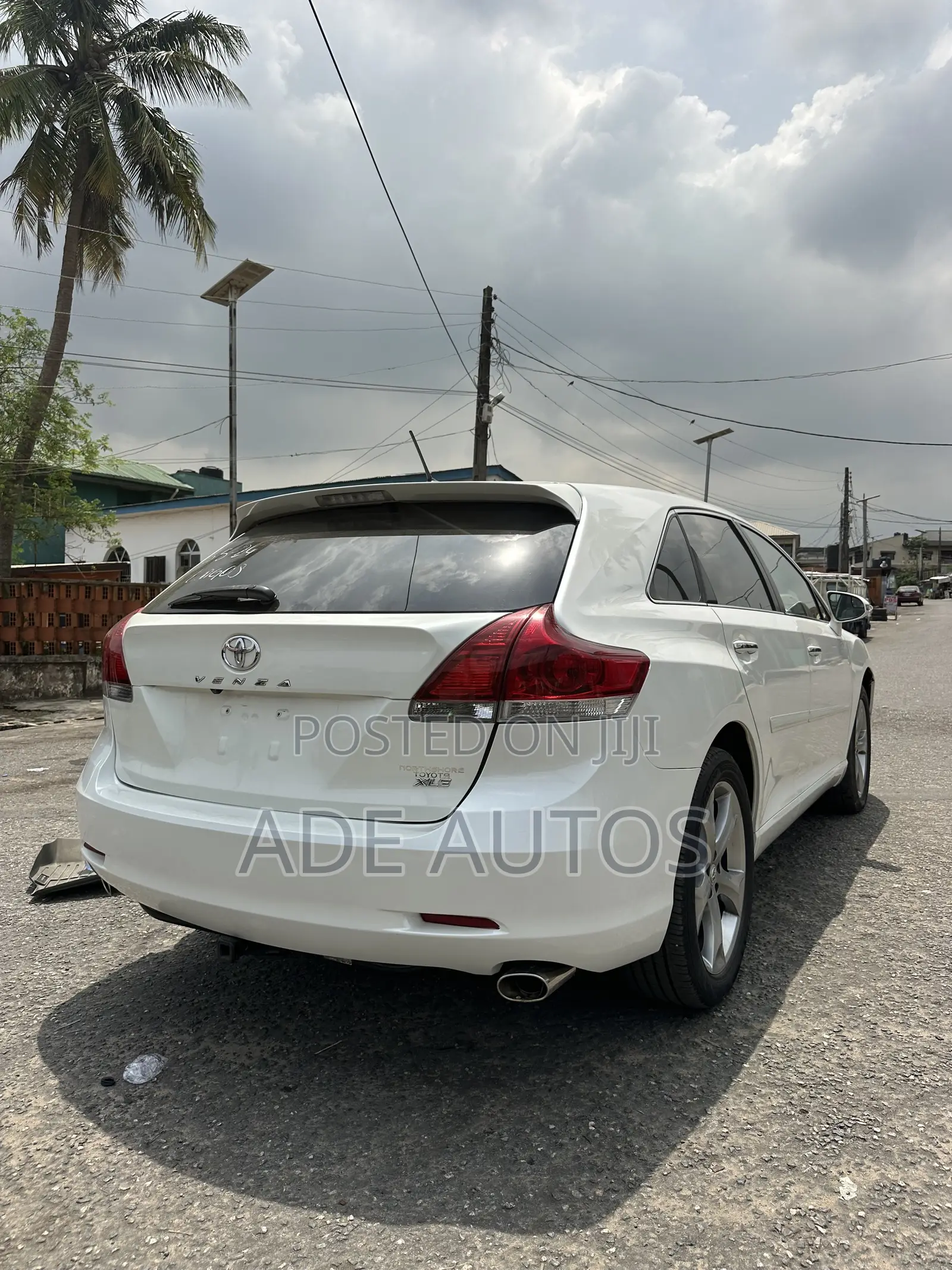 Toyota Venza XLE 4dr Wagon (3.5L 6cyl 6A) 2015 White