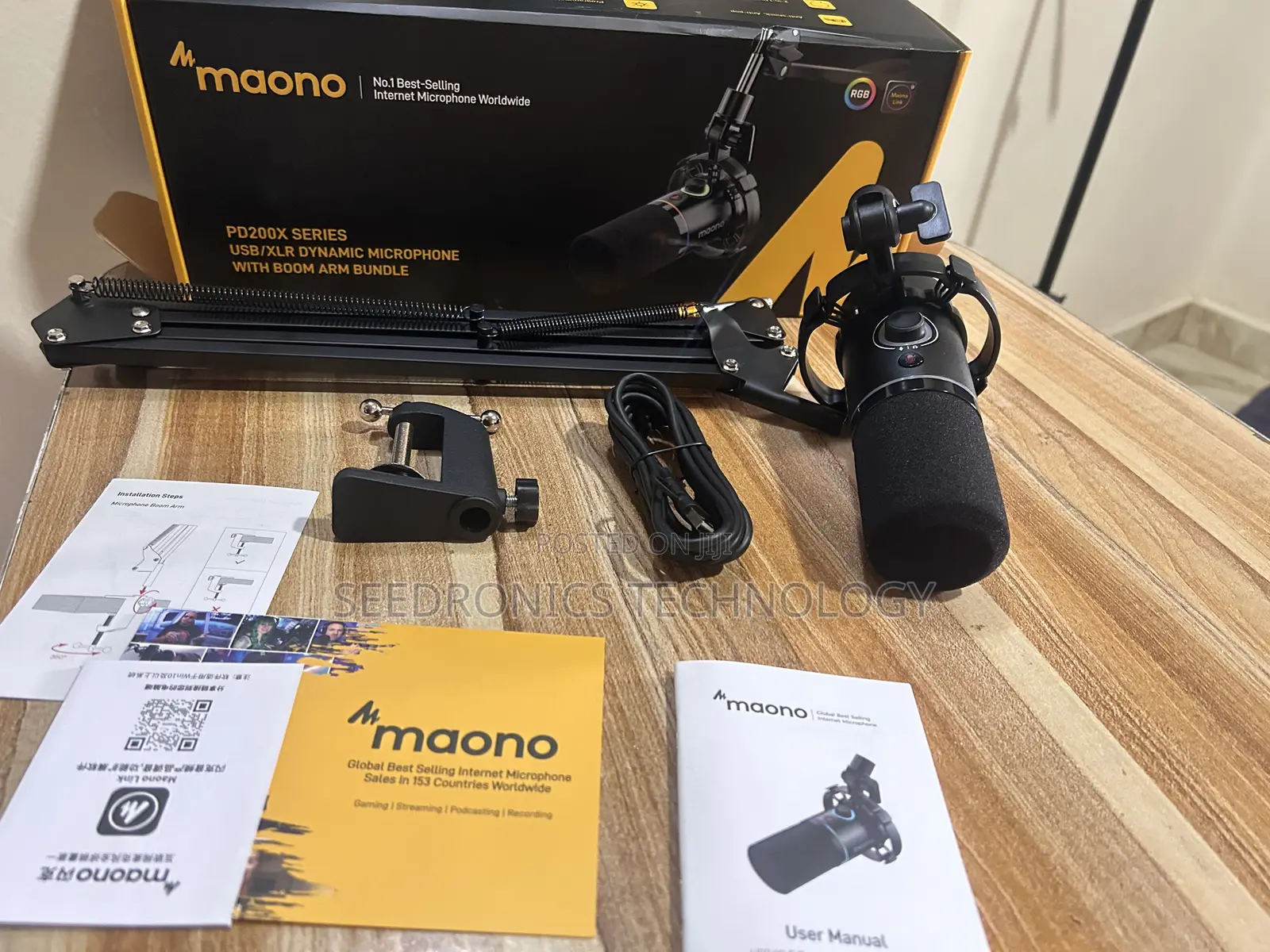 Maono PD200X USB/XLR Dynamic Microphone With RGB LIGHT & Arm Handle