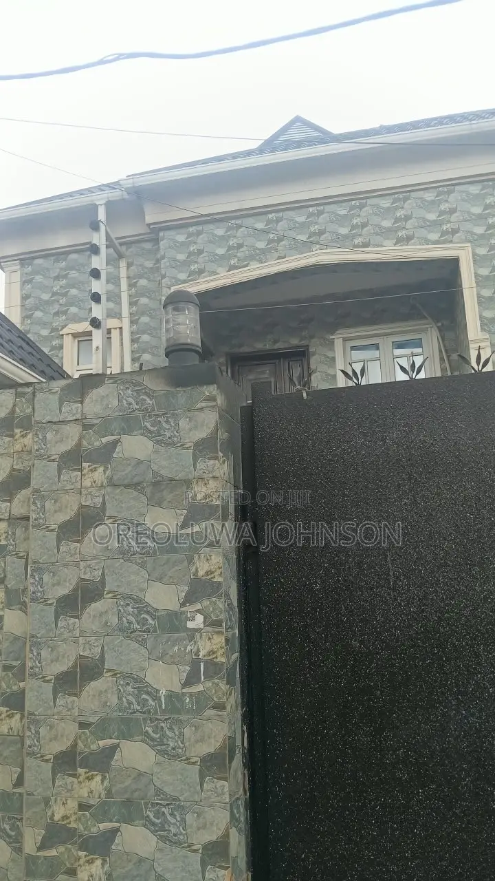 2bdrm Block of Flats in Egbe / Ikotun/Igando for sale