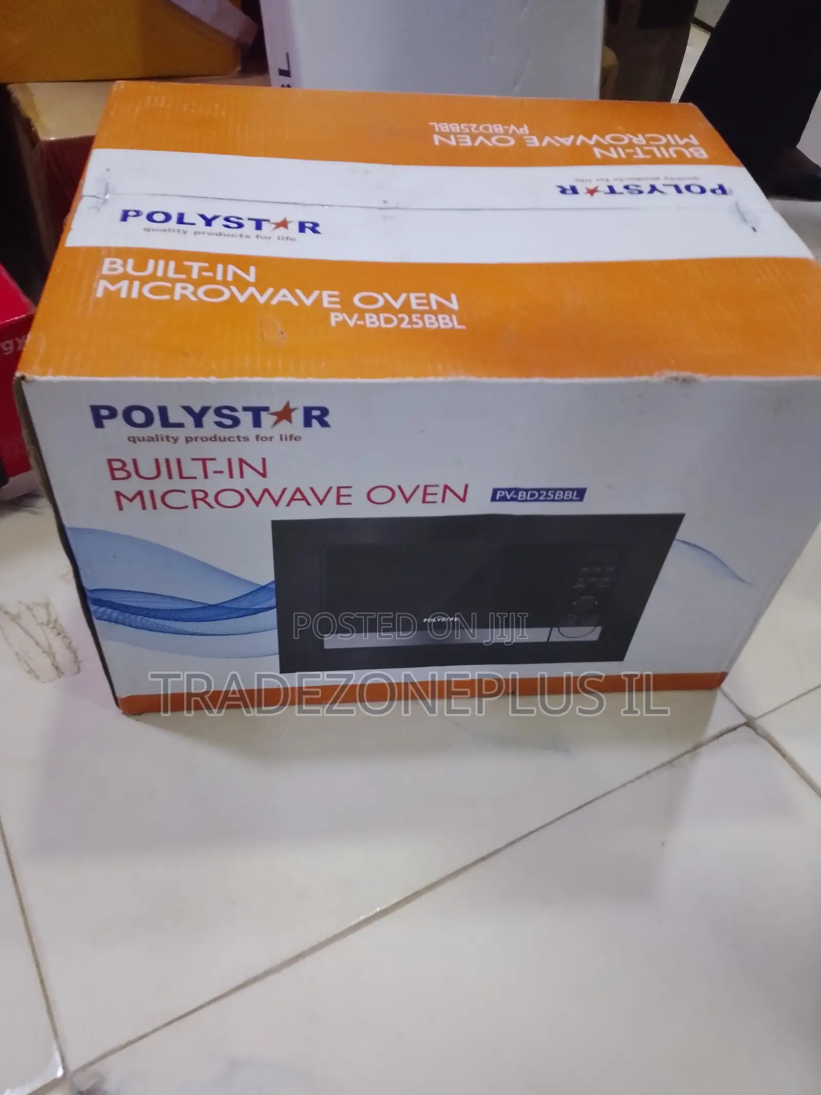 Sleek Polystar Microwave for a Sophisticated Kitchen